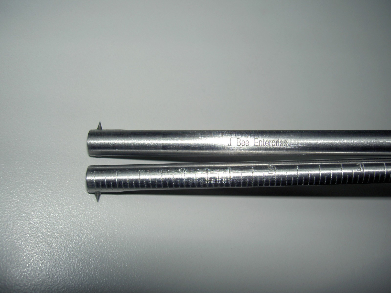 JBee Scriber double bar with hardened guide and 2 - 13" eteched SS bars MG8