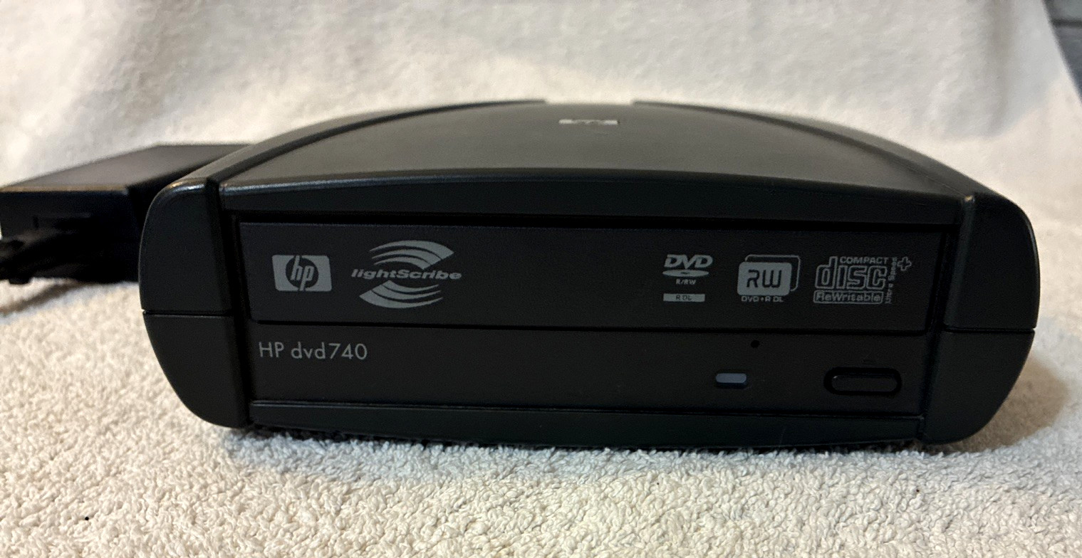 HP DVD-740 External DVD CD RW Writer LightScribe w/ Charger Very Good!