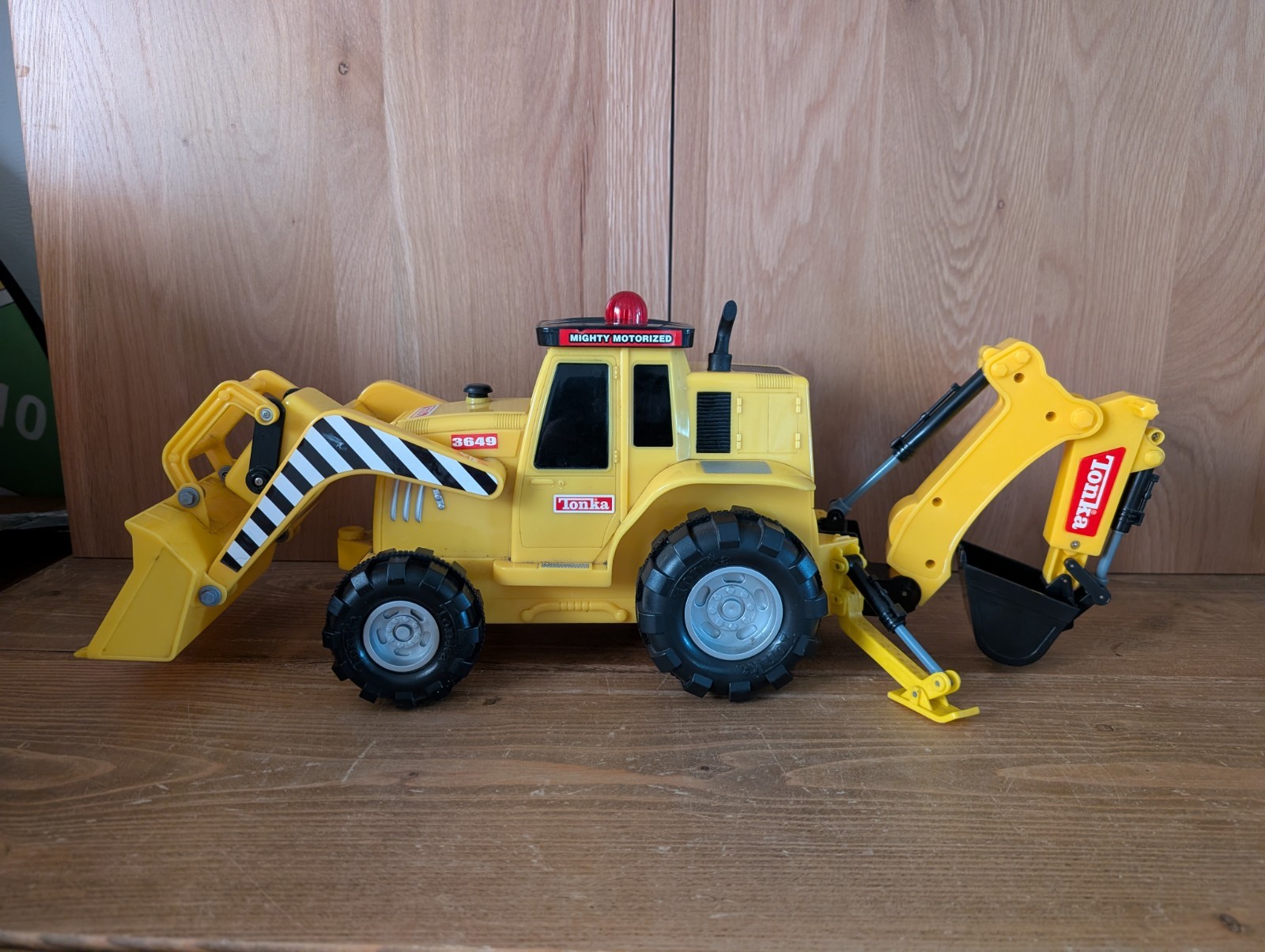 Plastic Tonka mighty motorized 3649 Digger front loading shove spares/repair