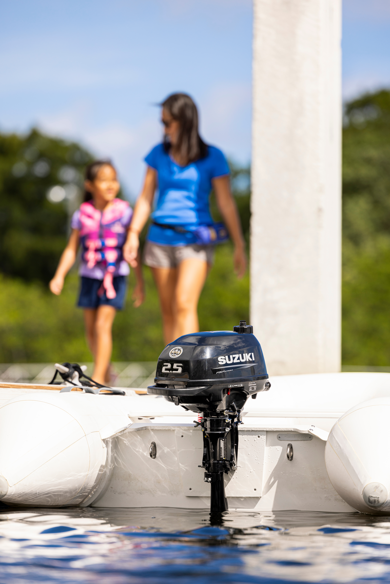 Suzuki Outboard Motor DF2.5S5 | 2.5HP 4-Stroke, 15 Inch Shaft, Tiller
