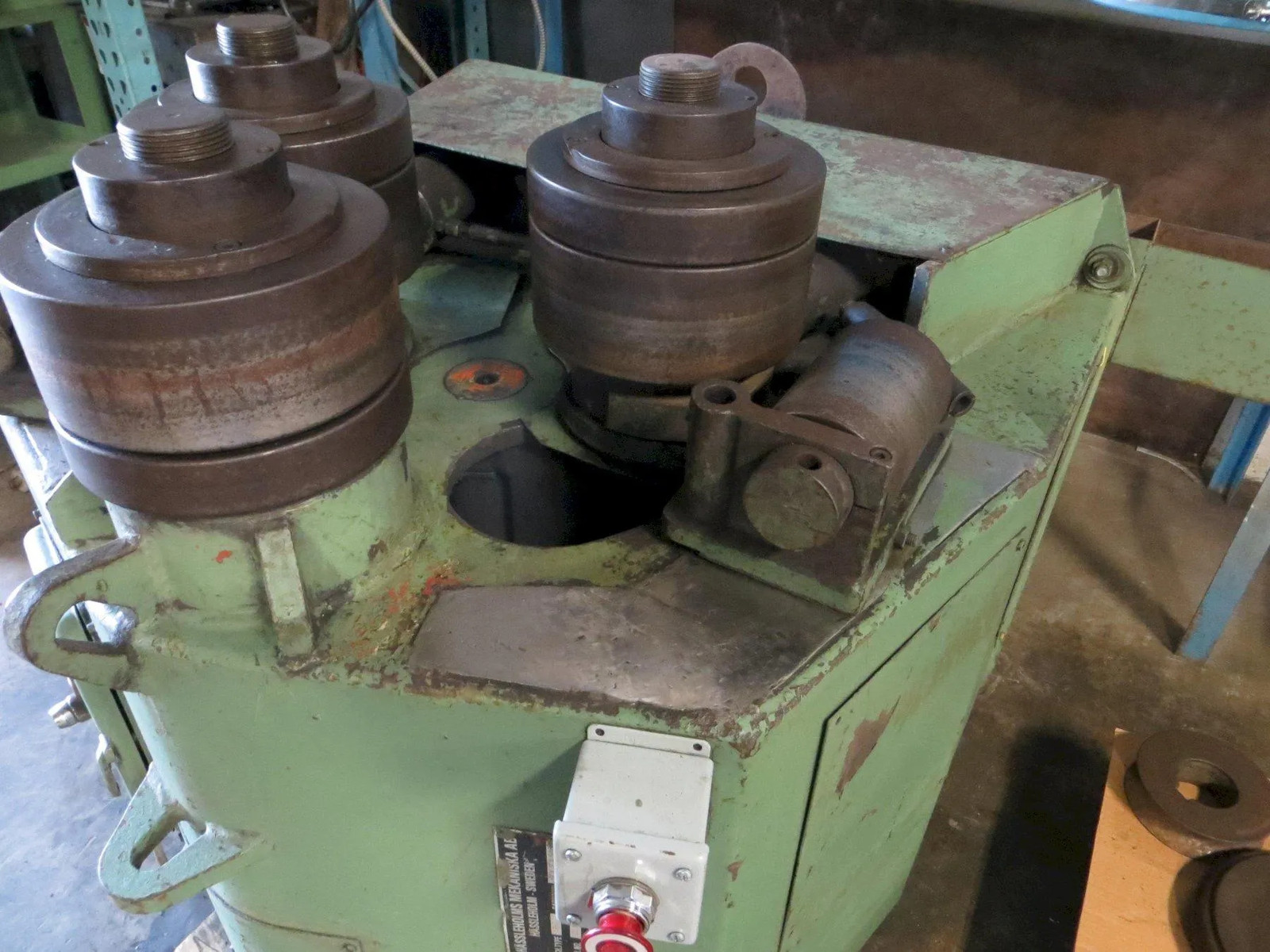 5/16" x 3" x 3" Roundo Hydraulic Angle Bending Roll, Model R3 w/ Pipe Tooling