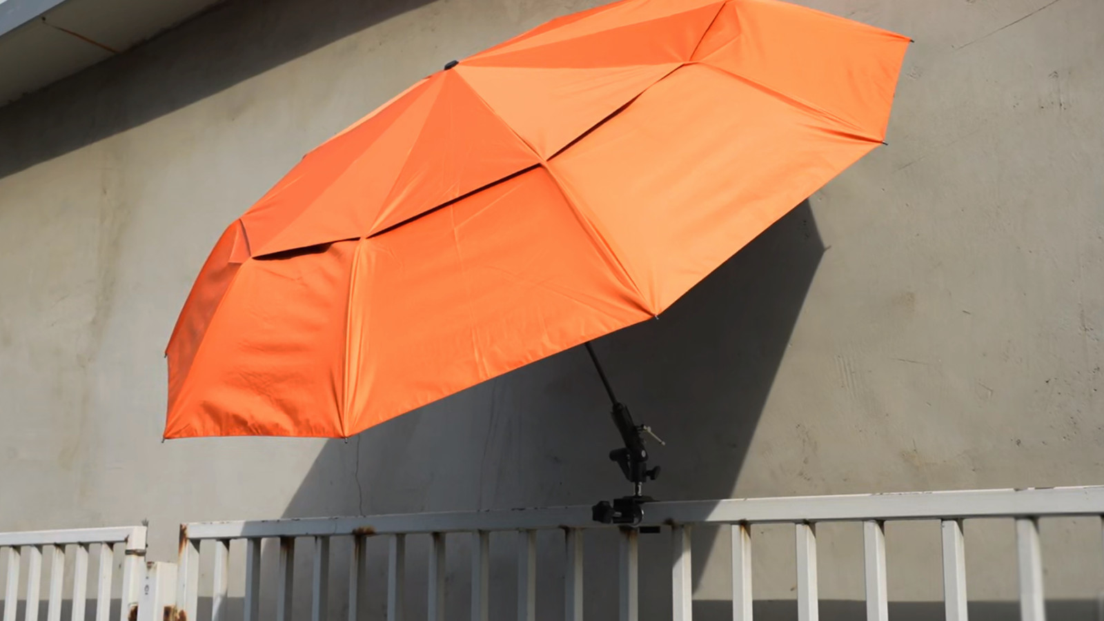 60" Folding Magnetic Umbrella for Outdoor Work, 600lb Suction Base, 2-in-1 Sun &