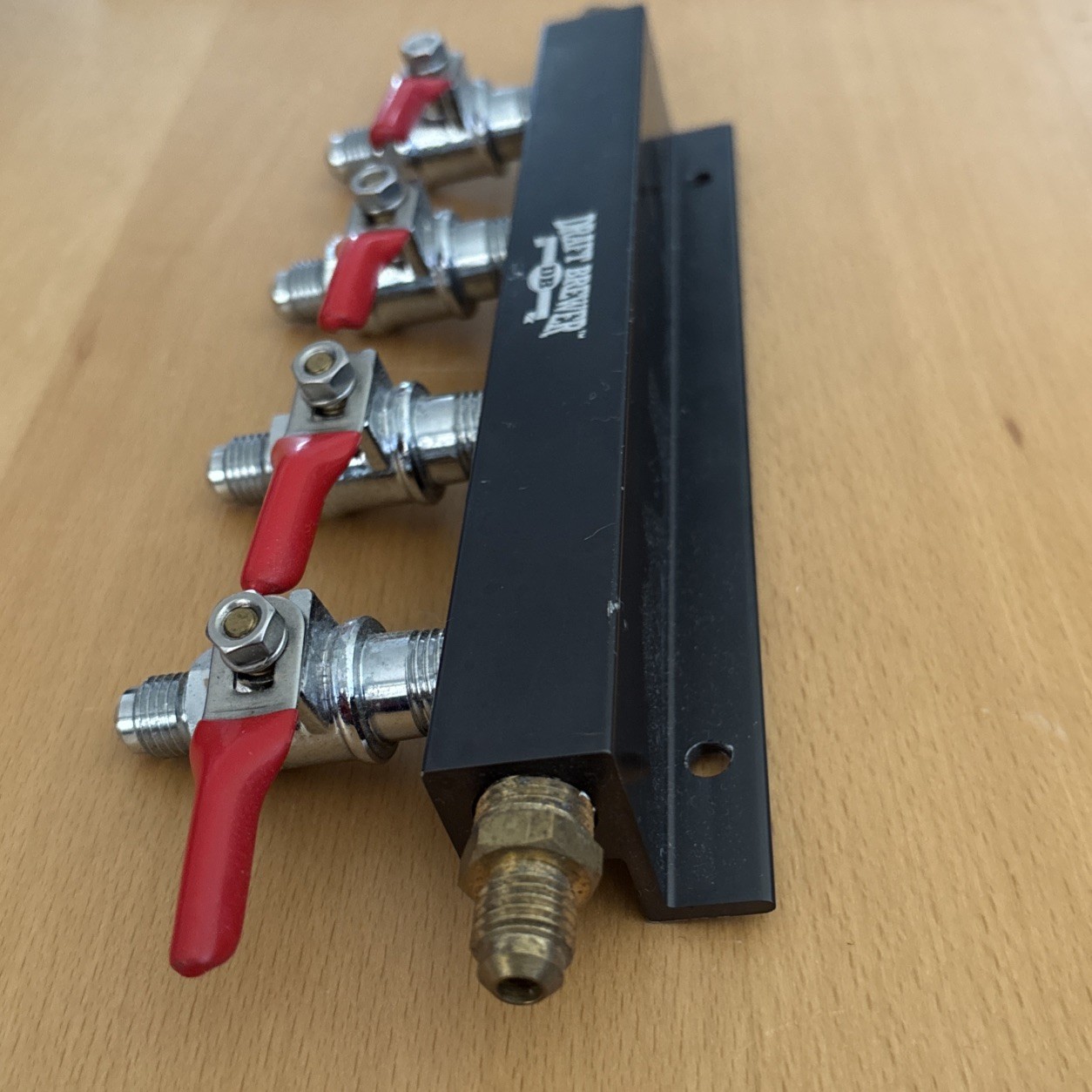 4 Way CO2 Block Manifold with 1/4 Barbs - Gas Distribution Splitter