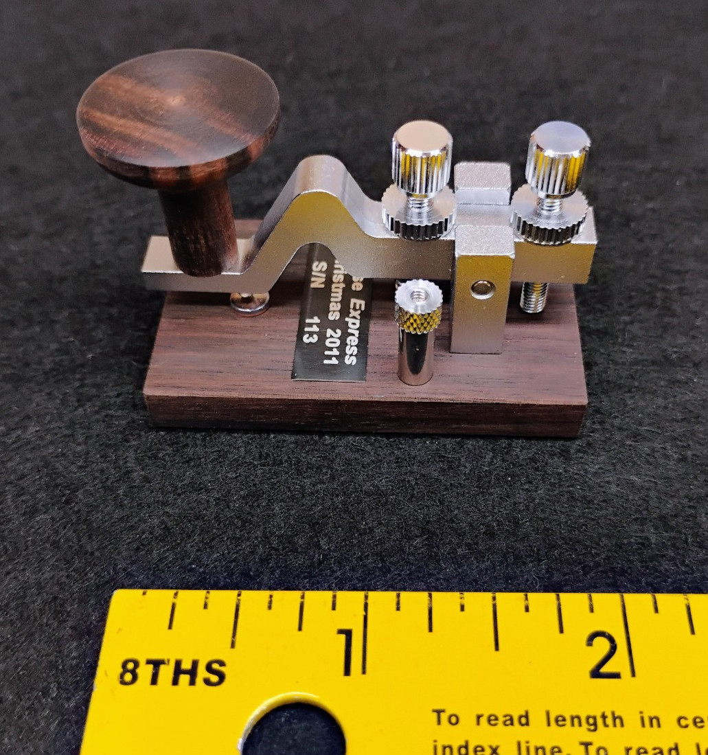 NEW Morse Express Special Limited Edition 2011 Christmas Morse Code Key. #113.