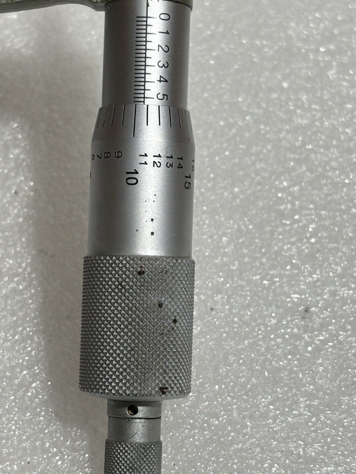 Mitutoyo 126-137 Screw Thread Micrometer 0–1" w/ 12 Anvils 0.001" as Pictured