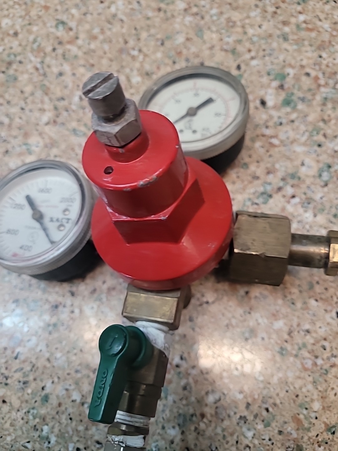 Micro Matic CO2 Regulator, Primary Xacta Double Gauge 2000psi 60psi