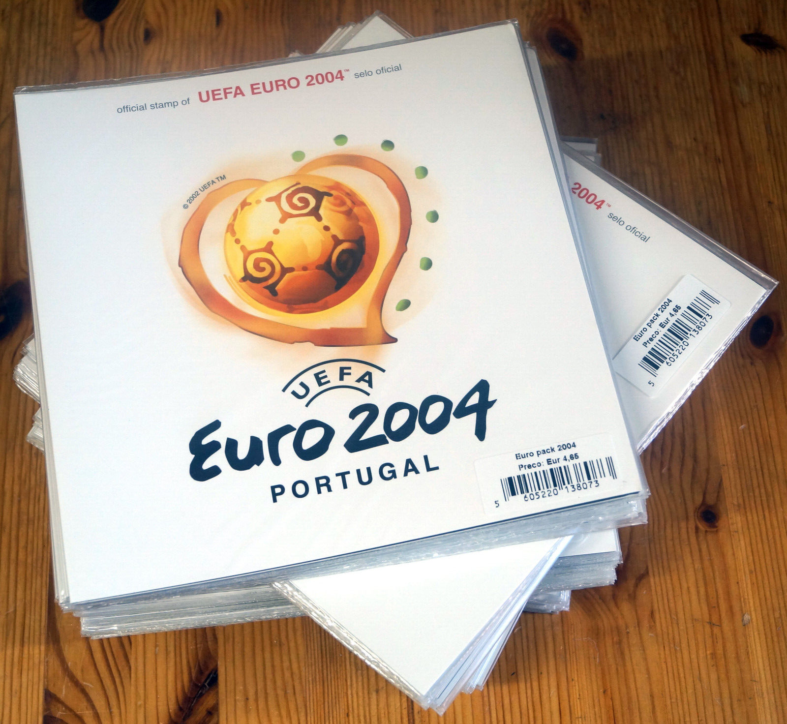 ME 1850,00: 100 x PORTUGAL FOLDER (MH) mit MiNr. 2686-2694: Fussball-EM 2004