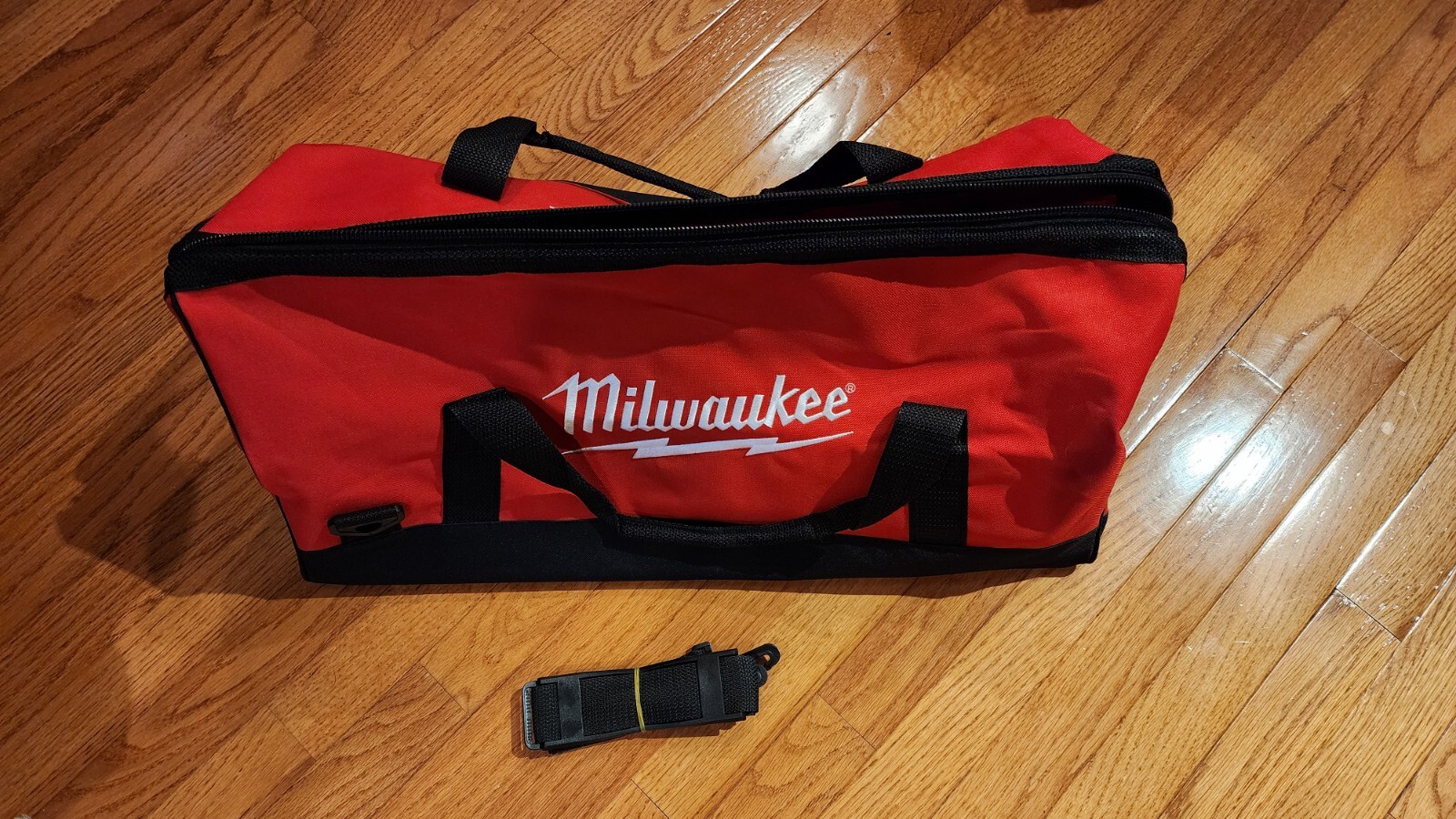New Large Milwaukee Heavy Duty Duffel Tool Bag 22"L X 10.5"W X 12"H W/ Strap