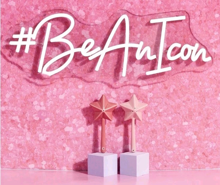 PARIS HILTON ~ STAR WAND ~ Ceramic ~ PINK SHADES ~ 5.75" Salt & Pepper Shakers