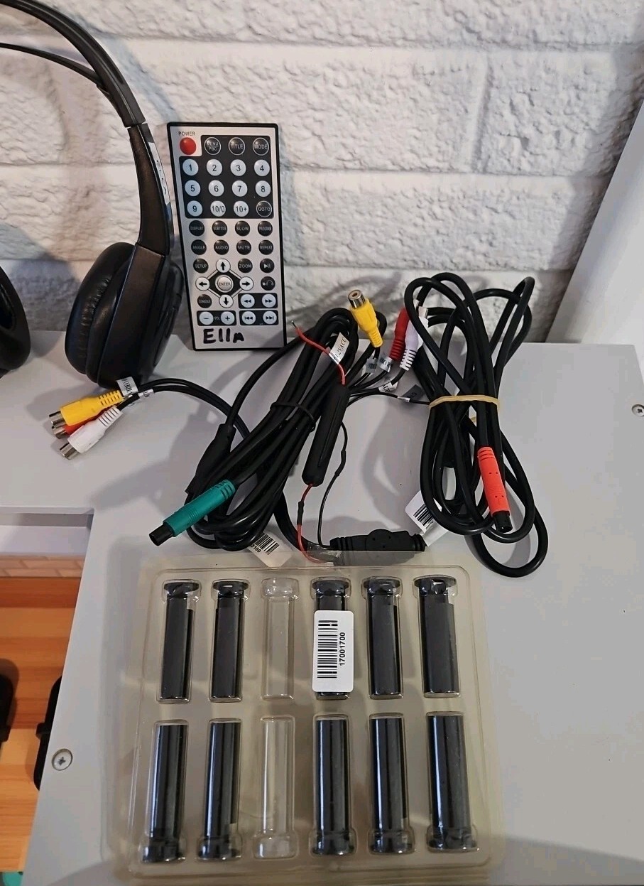 Audiovox MTG AVXMTGHR9HD 9" Headrest Monitor DVD HDMI, USB, Wireless Headphones