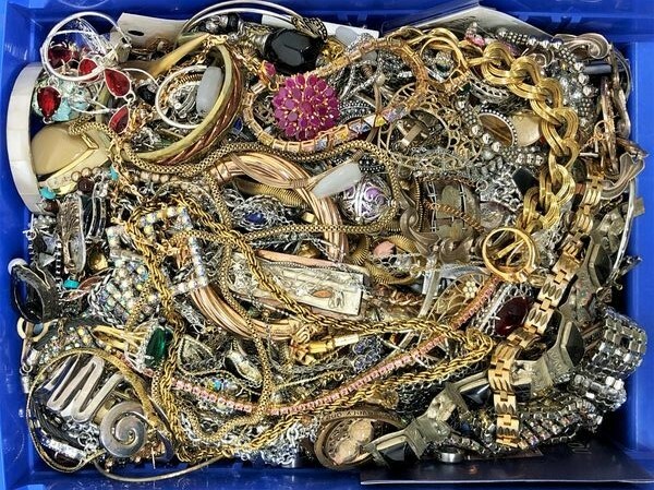 3 Pound Unsorted Huge Lot VTG Jewelry Vintage New Junk + Wear Resell Tangled In