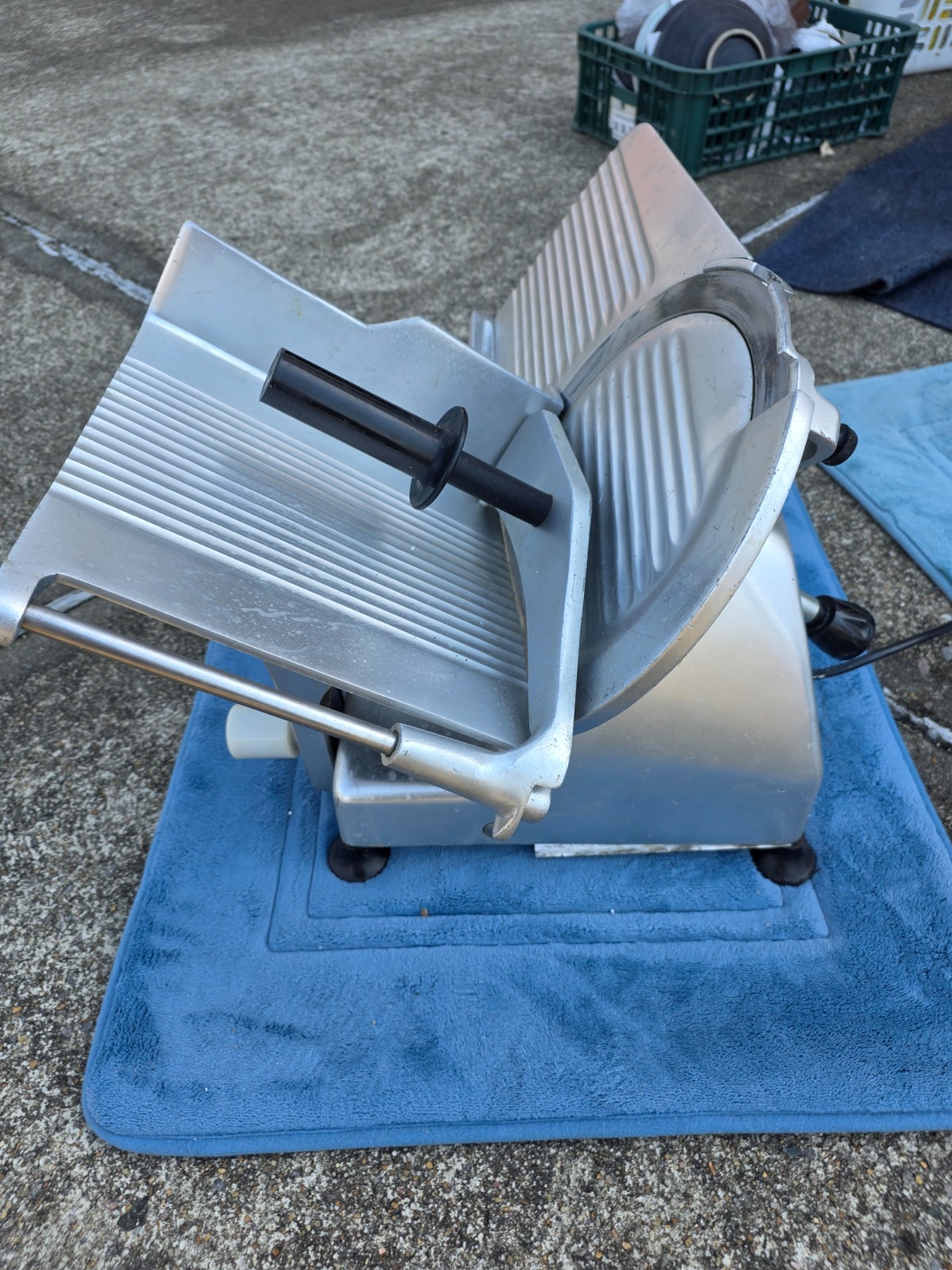 Globe G12 12" Electric Manual Food Slicer