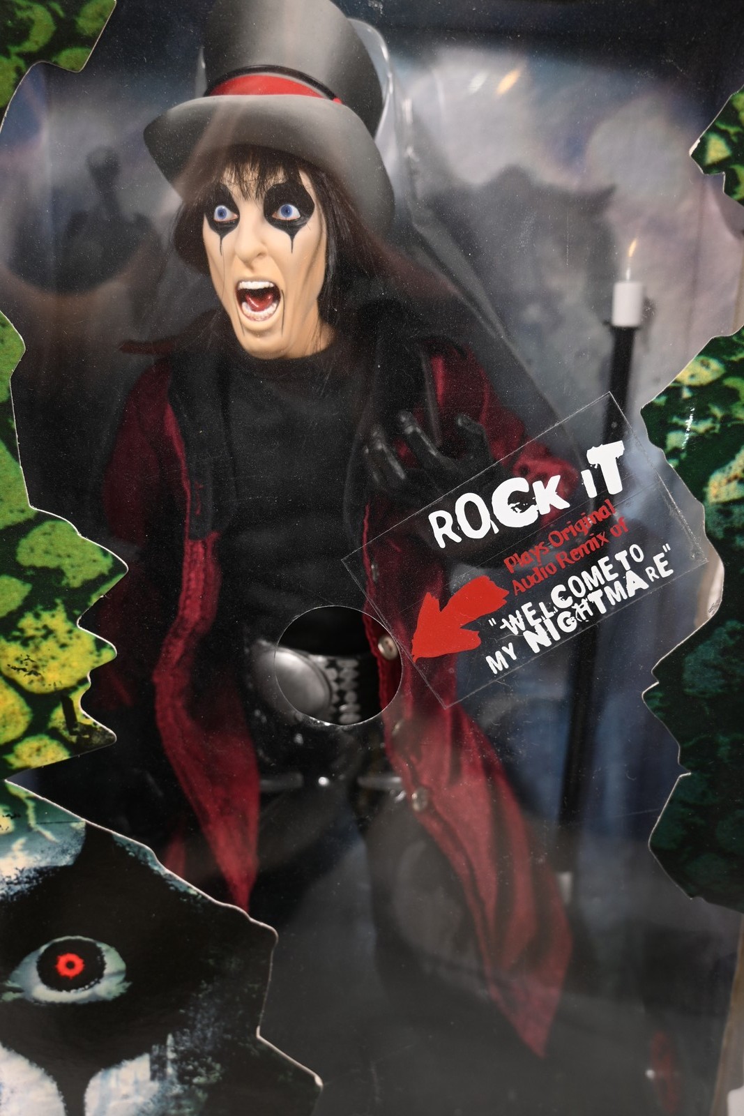 NEW ALICE COOPER Welcome To My Nightmare Art Asylum 18" SINGING ACTION FIGURE