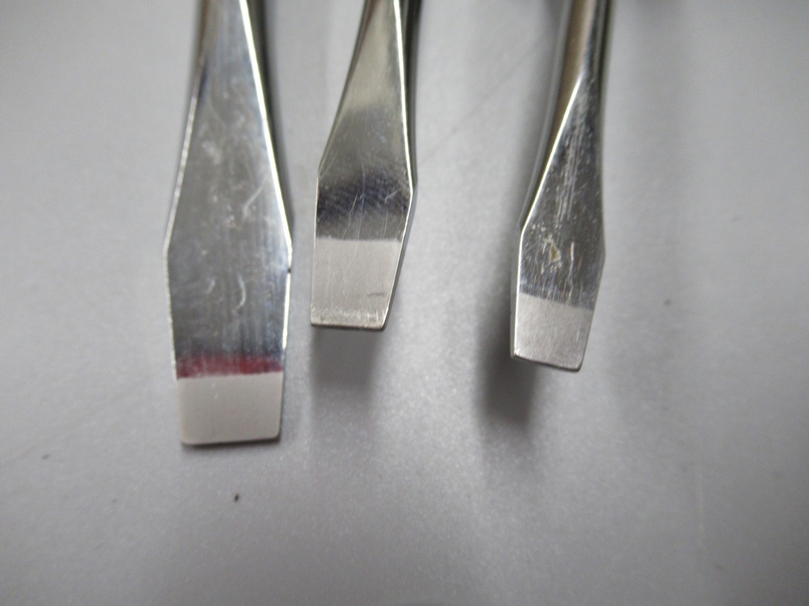 Set of 3 Snap-On SDD Flat-Head Gray Hard Handle Screwdrivers SDD2 SDD4 SDD8