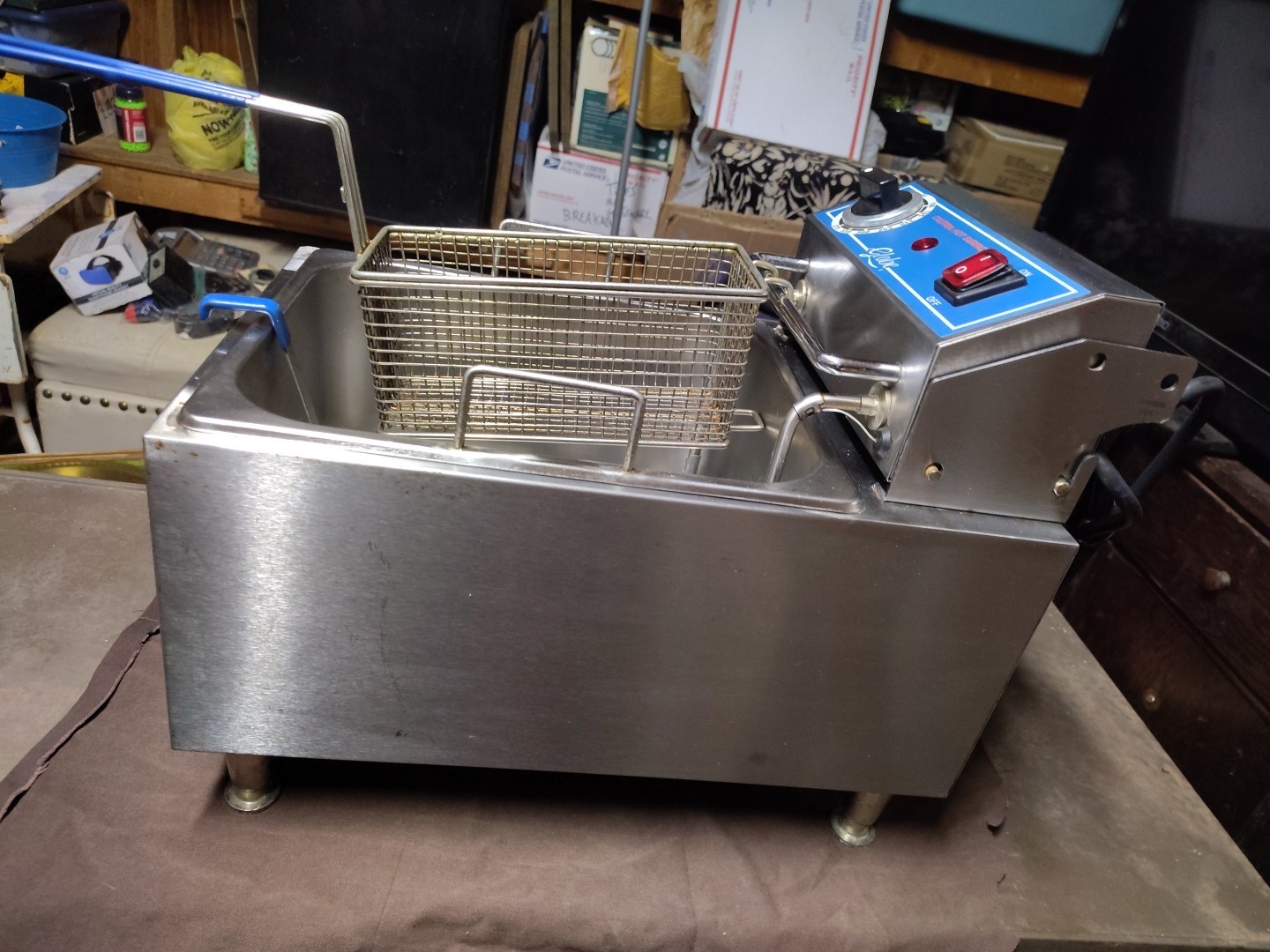 Globe PF10E Countertop Electric stainless steel Fryer,Manual Reset