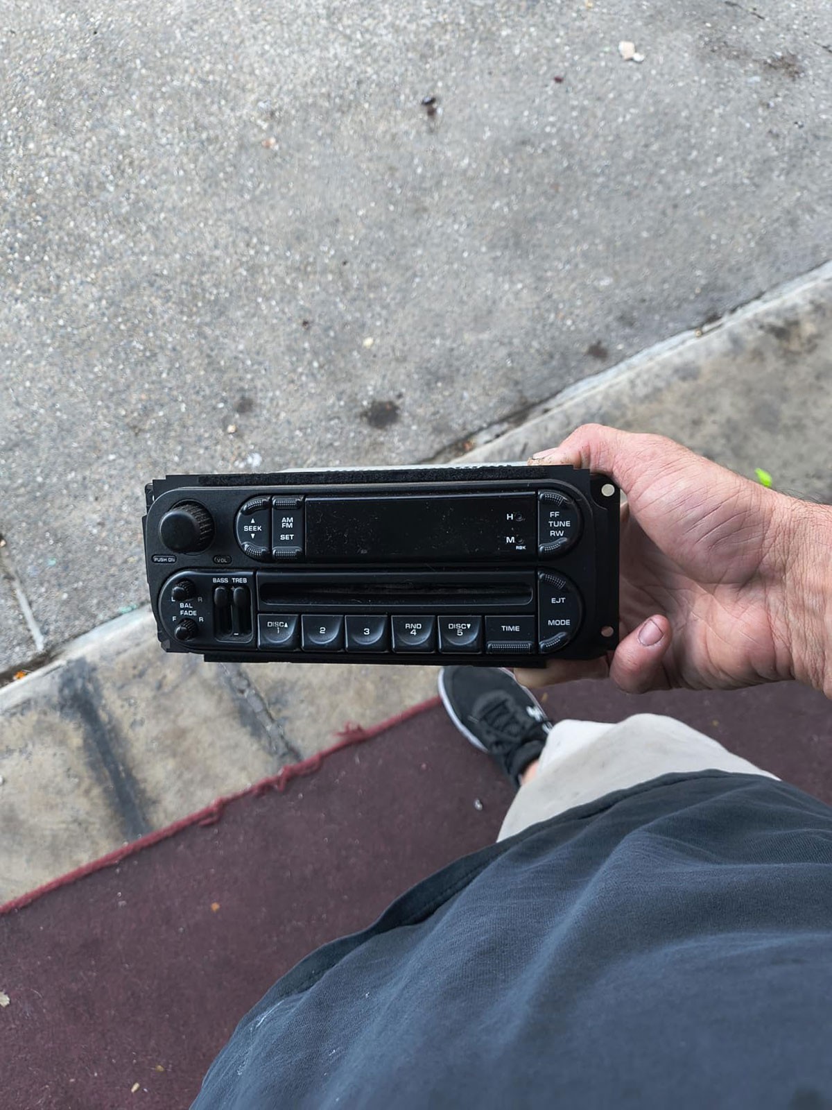 For 2002-2005 Dodge Ram Apple CarPlay Car Radio 8-Core 64GB Android 15 GPS WIFI