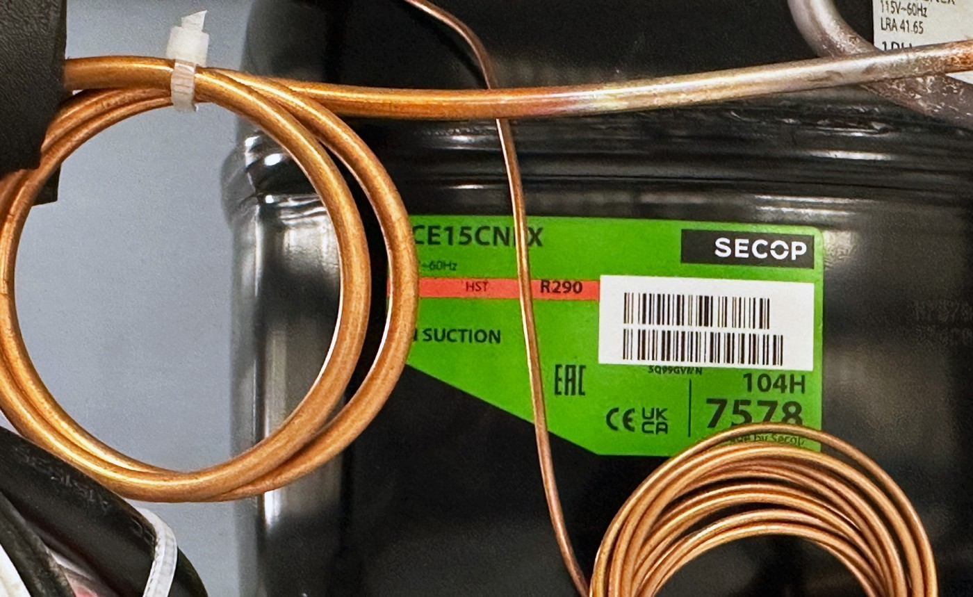 NEW 36" Ice Merchandiser Freezer Insulated 650L 100 Bags Capacity 115V