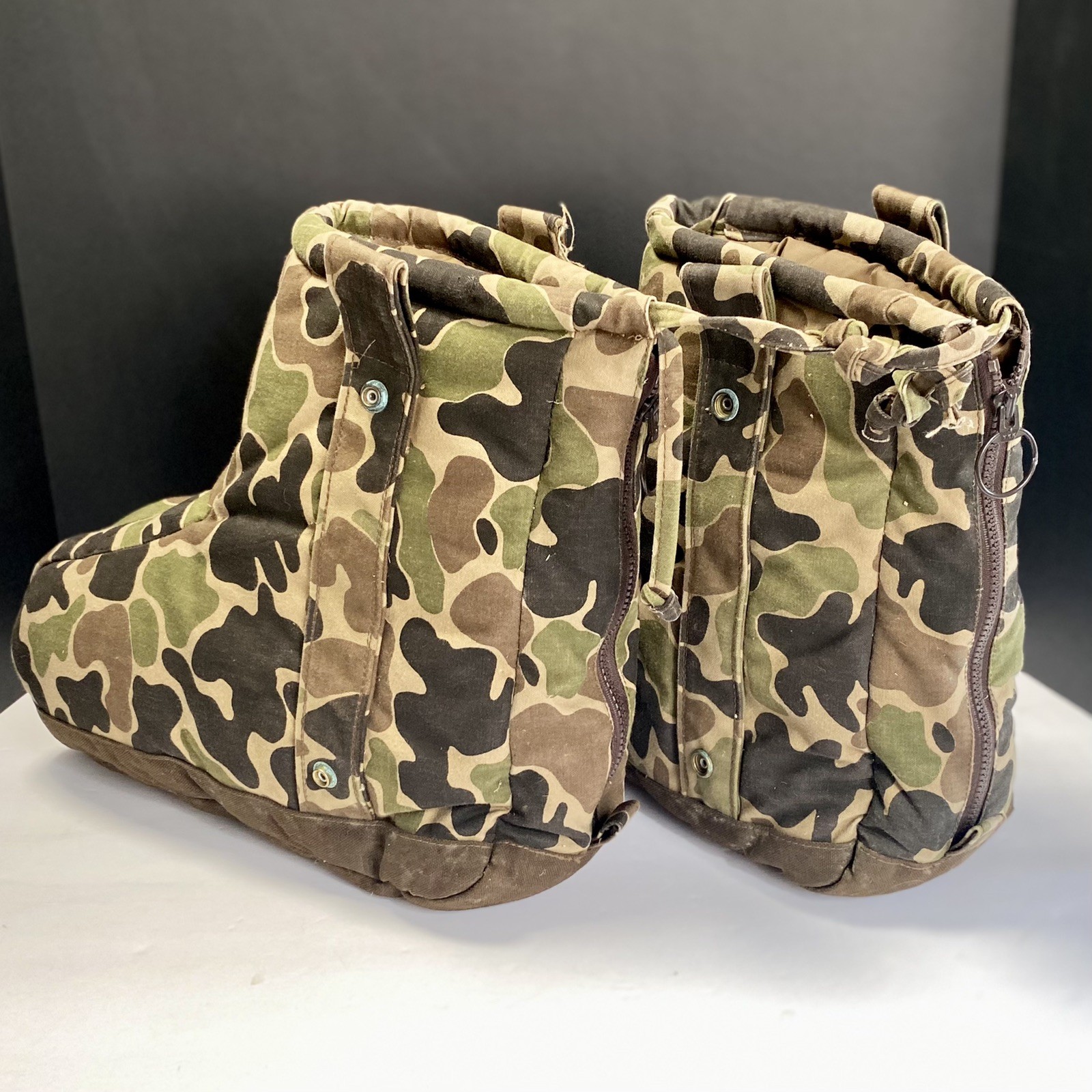 Icebreaker Insulated Boot Covers Blankets Size Medium Camouflage Hunting Vintage