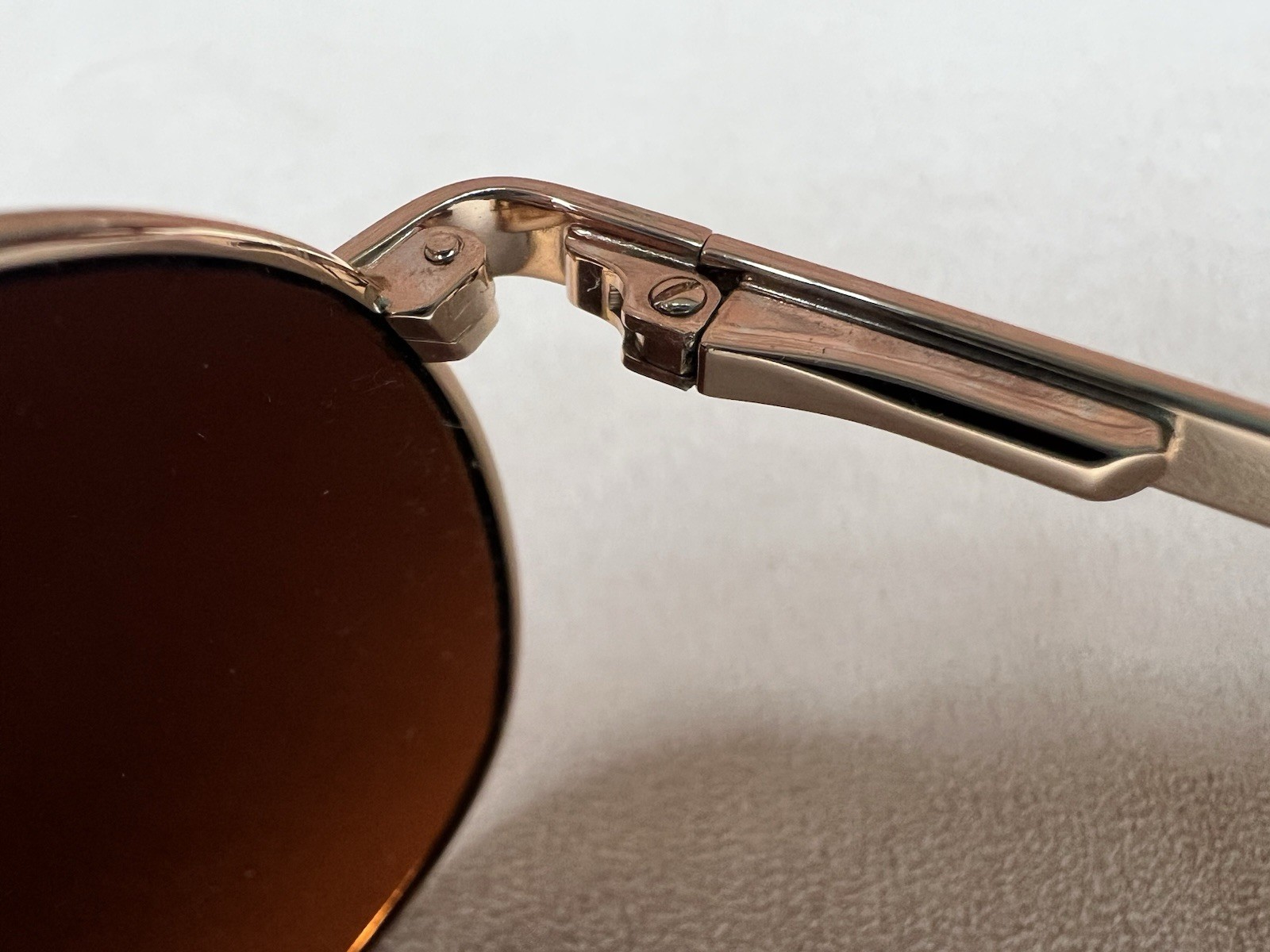 MG Golf Sunglasses Master Grip Aviator - Gold - Black w Clamshell Case Men’s