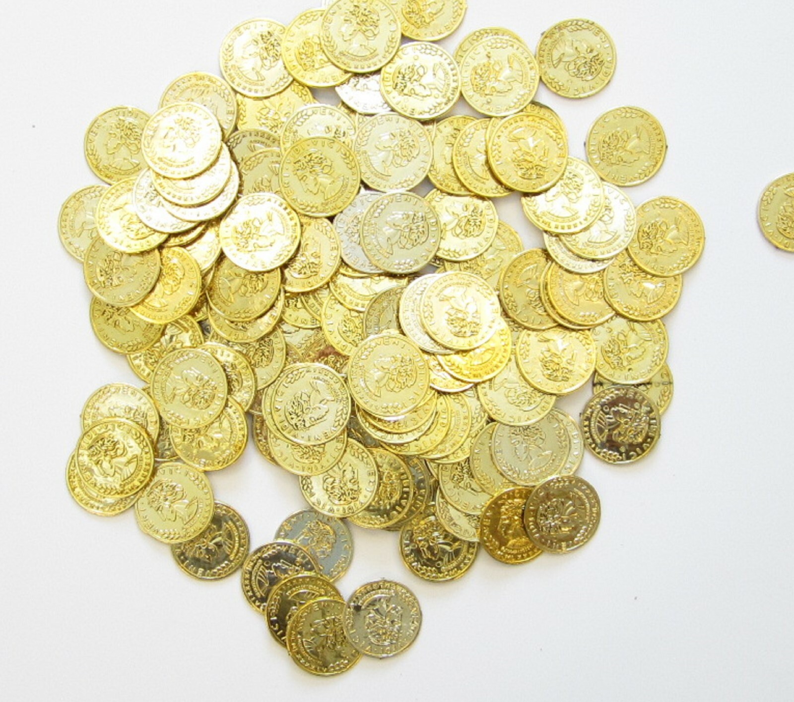 50 PLASTIC GOLD COINS PIRATE TREASURE CHEST  PLAY MONEY BIRTHDAY PARTY FAVORS