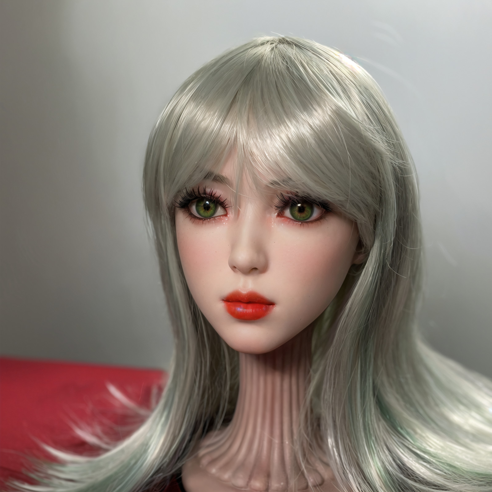 This exquisite TPE material head model is specially designed to meet high-end