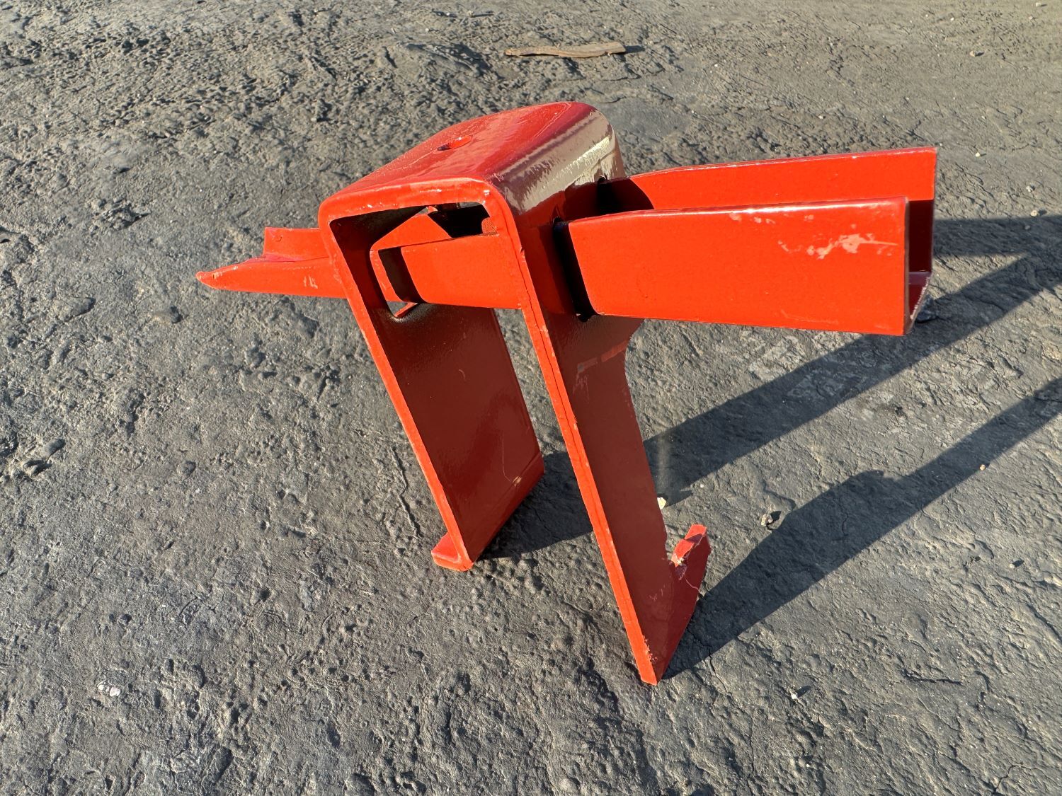 Sandbaggy One-Piece Waler Clamp - Compatible w/ Symons Forms - Concrete Brackets