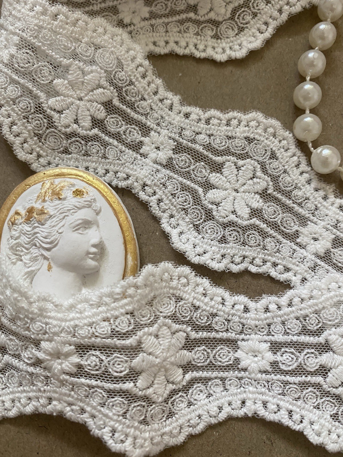 2 Yards Vintage Tulle Embroidered Floral Lace Trim, Soft White, Scalloped Edges