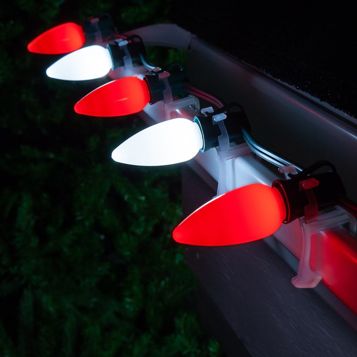 10'-100' Green Christmas Light Socket Stringer, 12" Spacing, C9/E17, 8A, SPT1