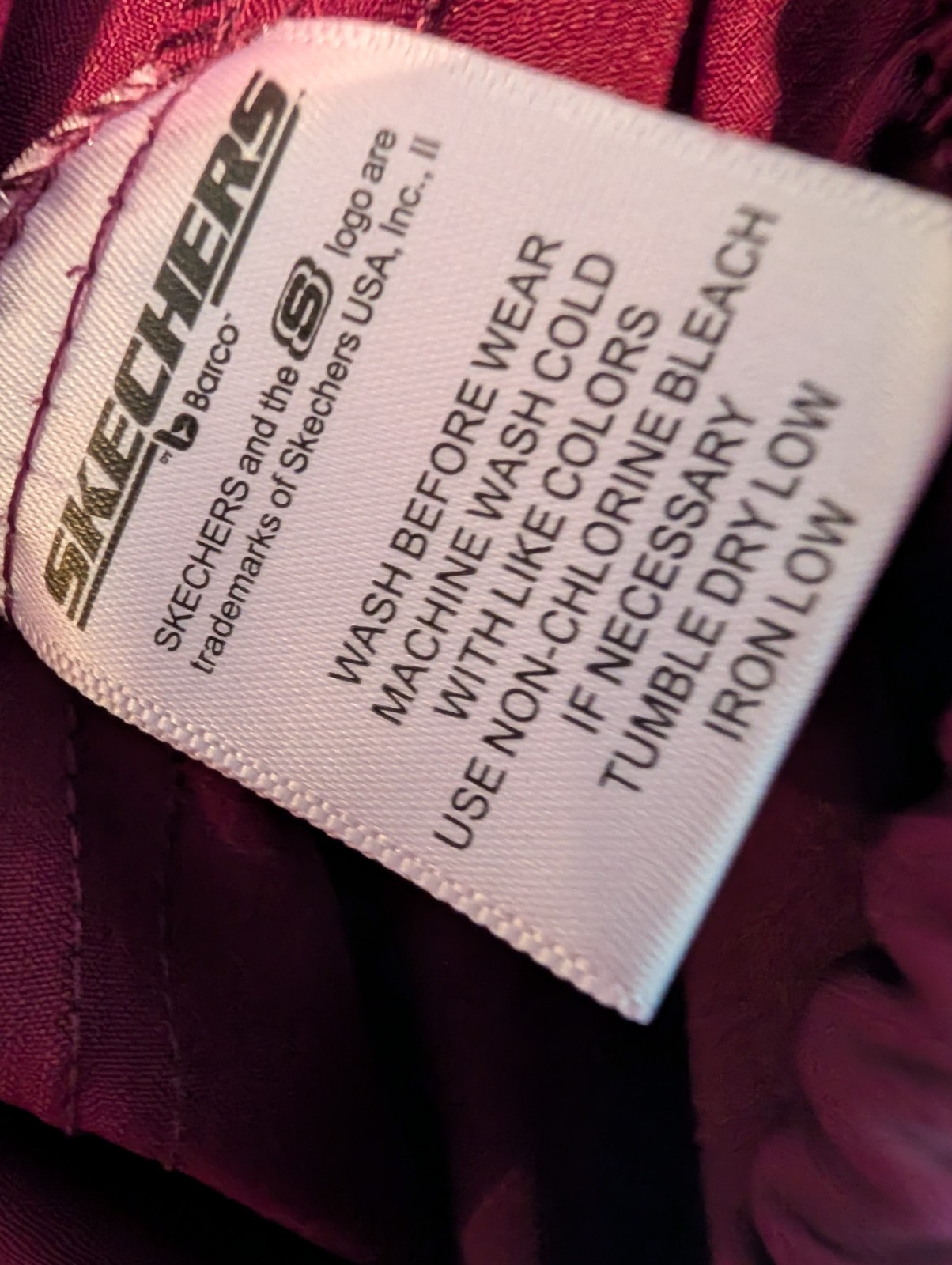 Skechers/Barco Scrubs Burgundy Men’s Set Top & Bottom Solid Pattern Size Small