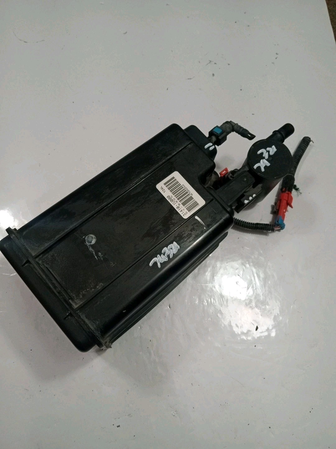 2010-2012 HYUNDAI SANTA FE, 2011-13 KIA SERENTO FUEL VAPOR EMISSIONS 31410-1U000