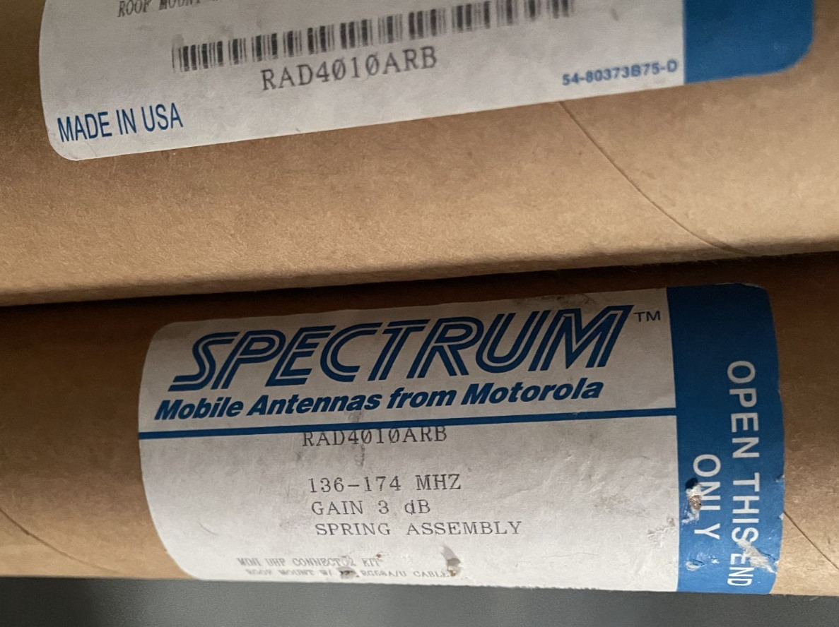 LOT OF 10 SPECTRUM MOBILE ANTENNA RAD4010ARB
