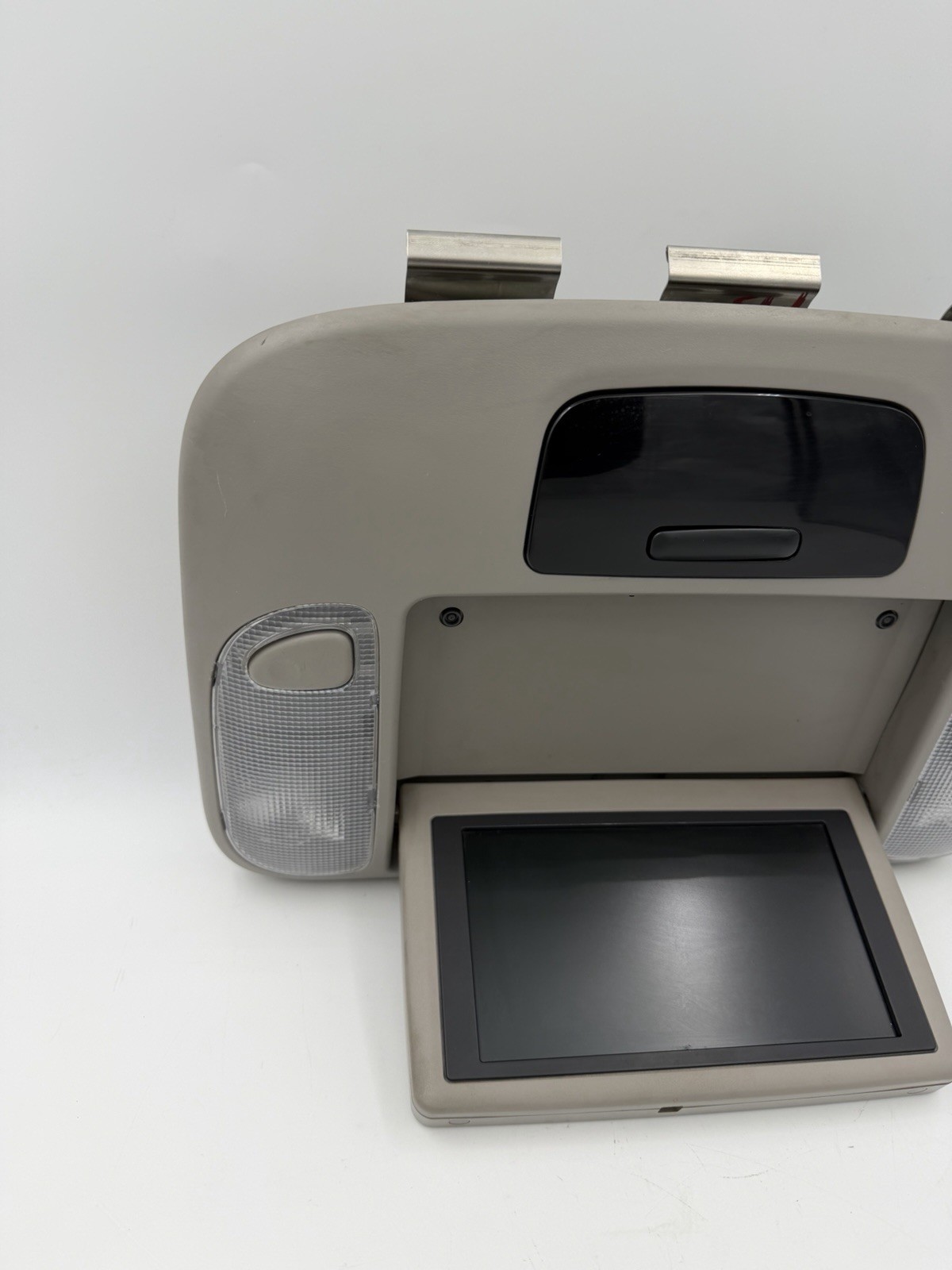 2003 2007 Toyota Sequoia Overhead Console Dome Light Assembly TV DVD Screen