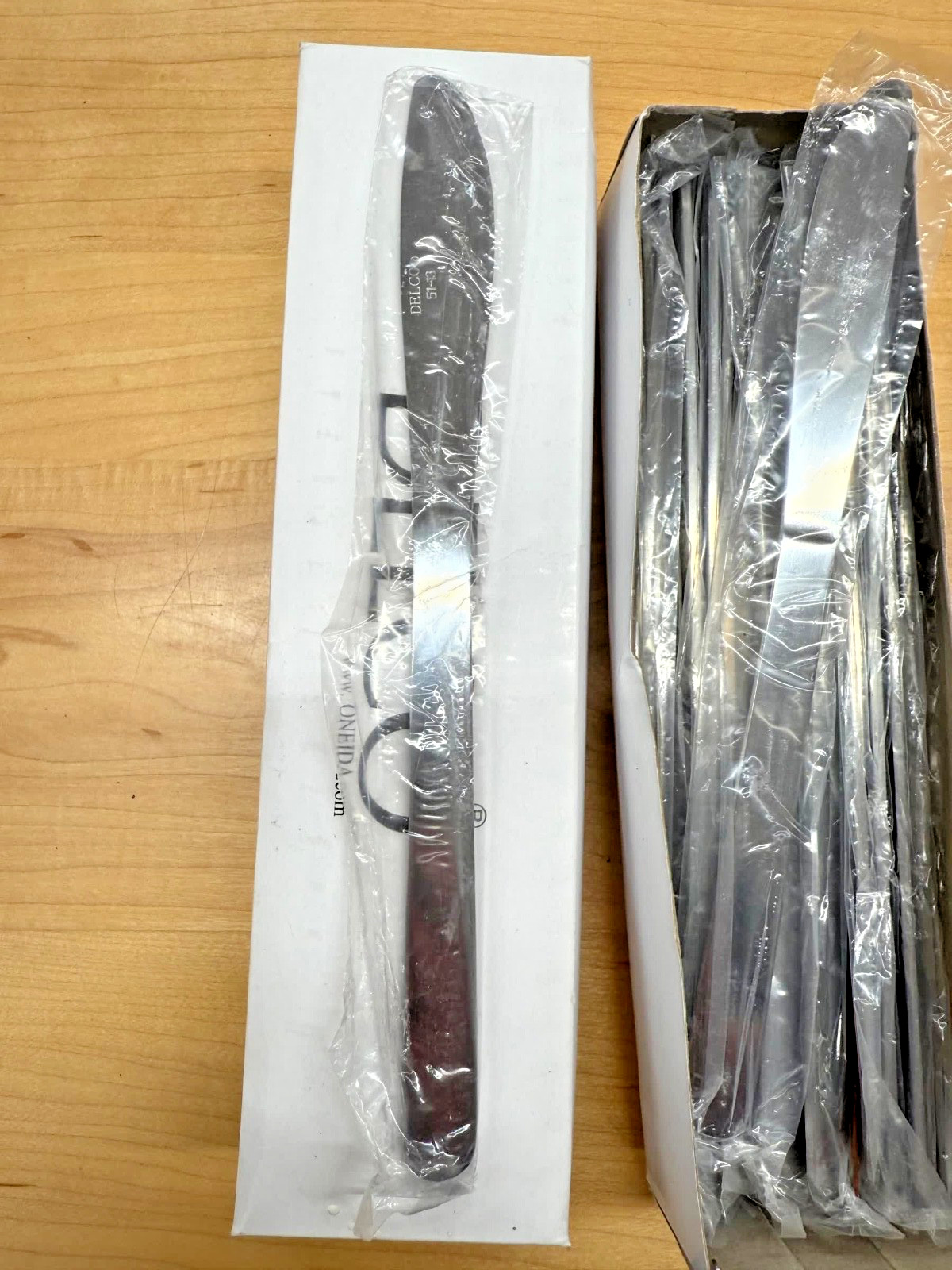 Oneida B401KGWF Delco© Windsor III™ Stainless Steel Dinner Knife Qty 36 Catering