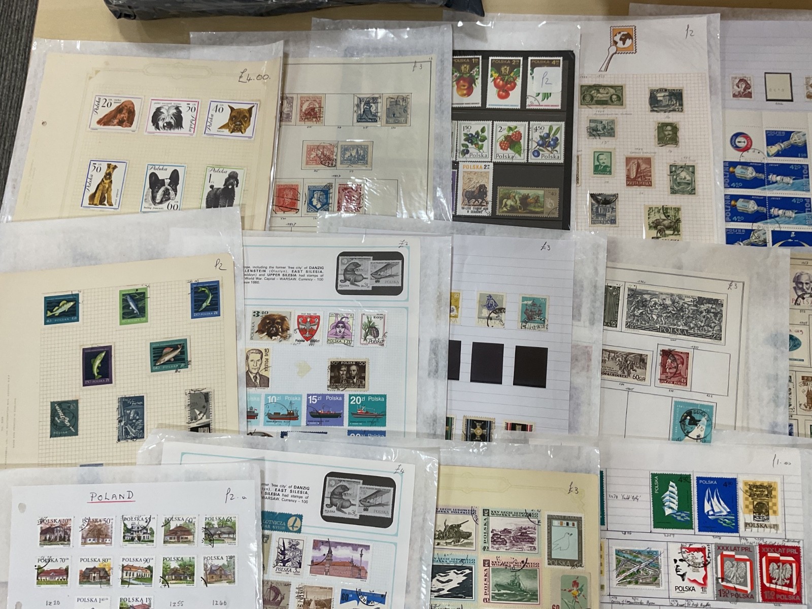 Poland stamps. Ex dealer leaves. Mint/Used. Vintage to modern. 1.8kg G101