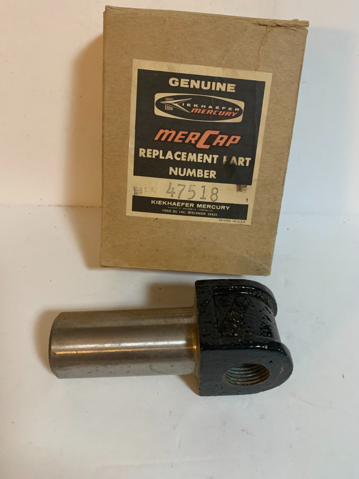 GENUINE NOS MERCRUISER TRUNNION   47518      BX B5