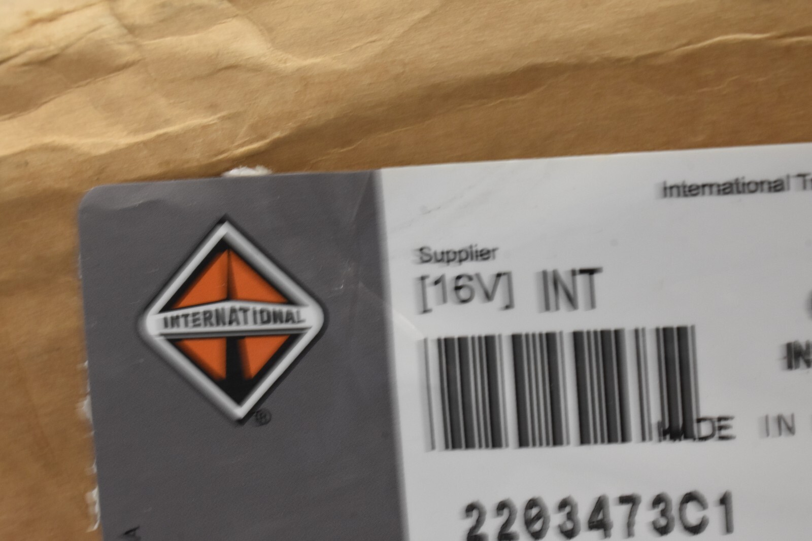 International Truck & Engine Corp Genuine OEM Insulated Glass 16V INT 2203473C1