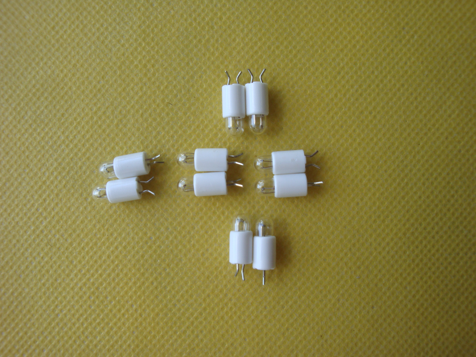 DELCO GM GMC CHEVY DISPLAY LIGHT BULBS FOR CD, CASS RADIO 10 EACH