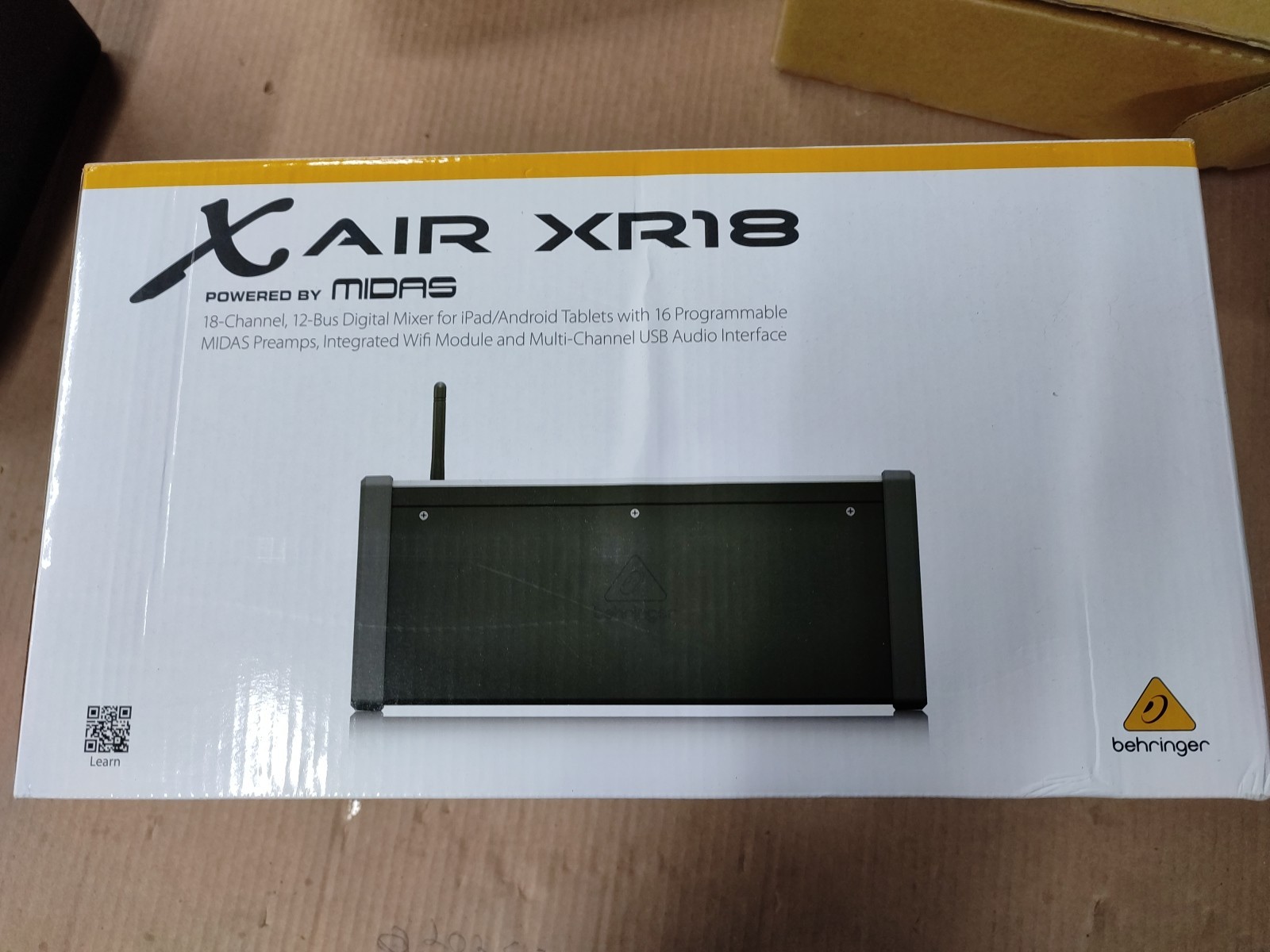 Behringer XR18 X AIR 18-Channel 12-Bus Digital Mixer