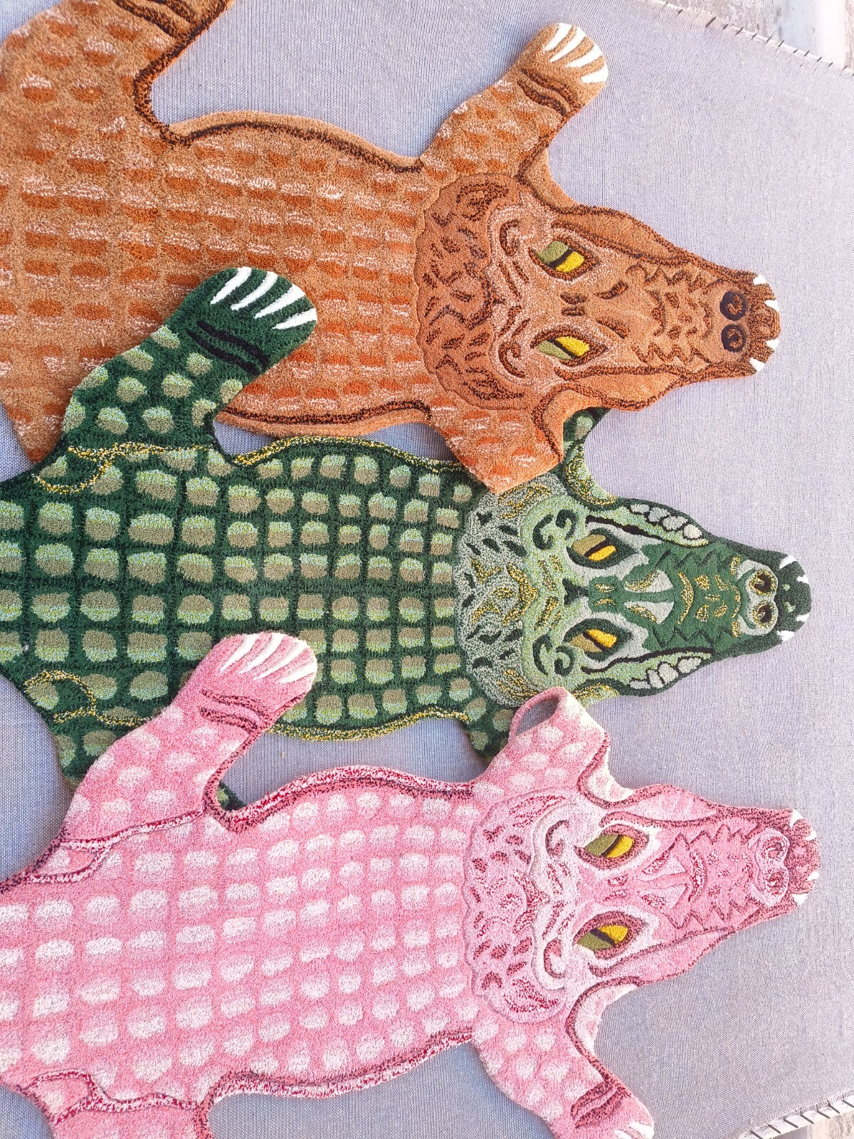 Crocodile Rugs 2x4 Feet Handmade 100% Woolen Hand Tufted For Home Decoration