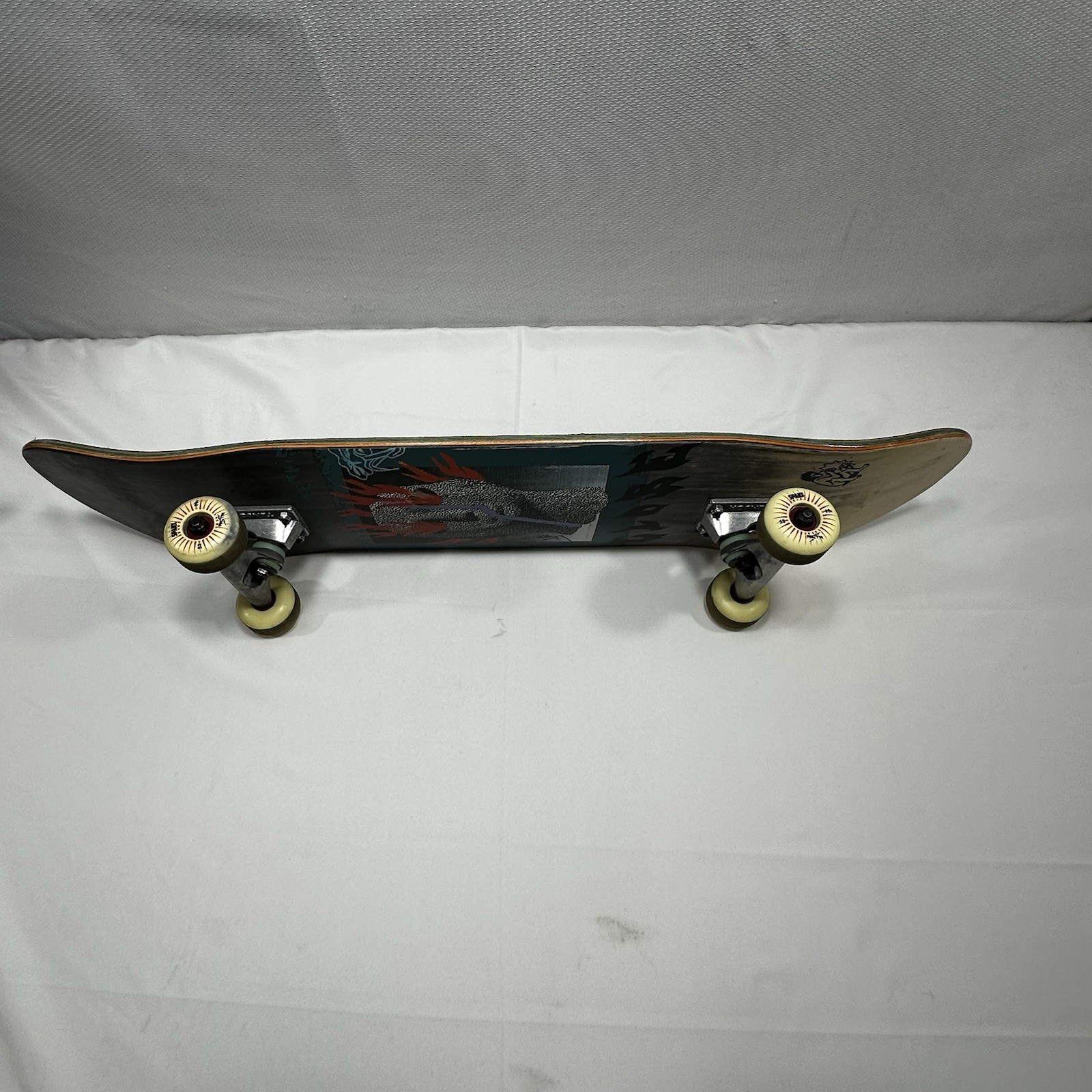 Globe Premium Maple Skateboard 7.5" x 31” 53 mm Ricta Sparx 99a Tensor Trucks