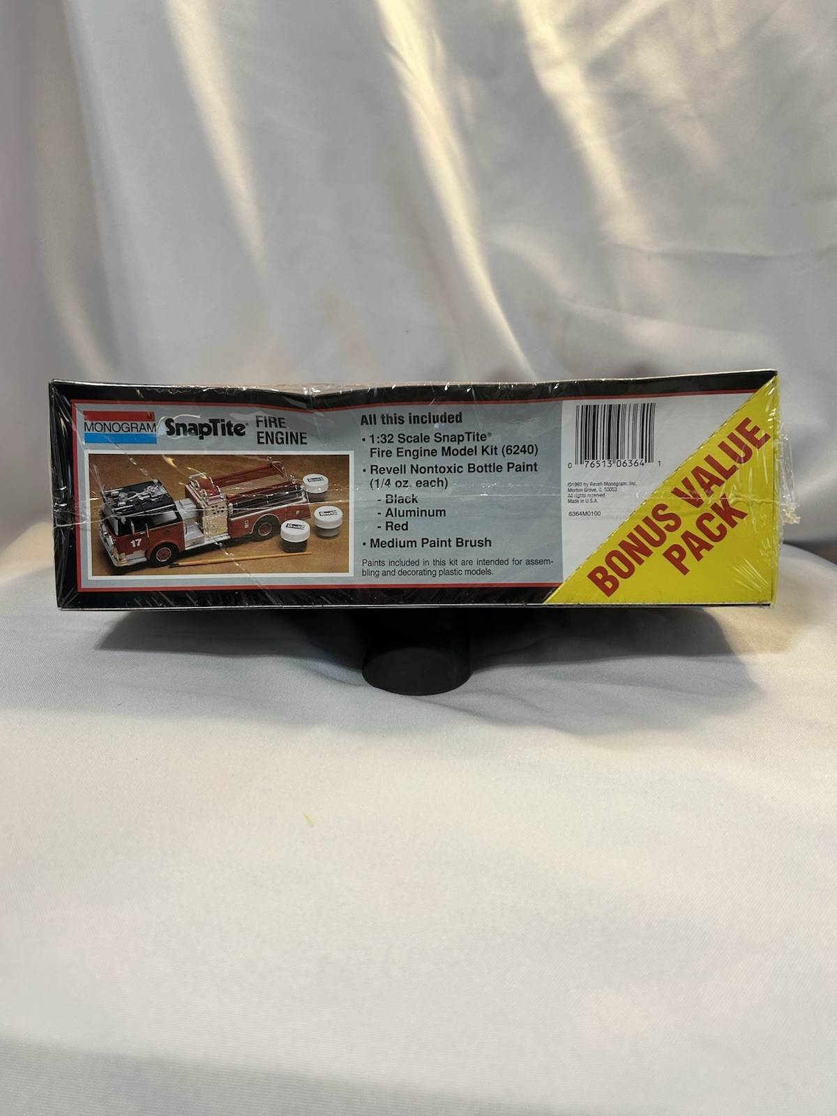 MONOGRAM Mack CF-Series Chicago Fire Engine model kit NEW in Factory SEALED BOX