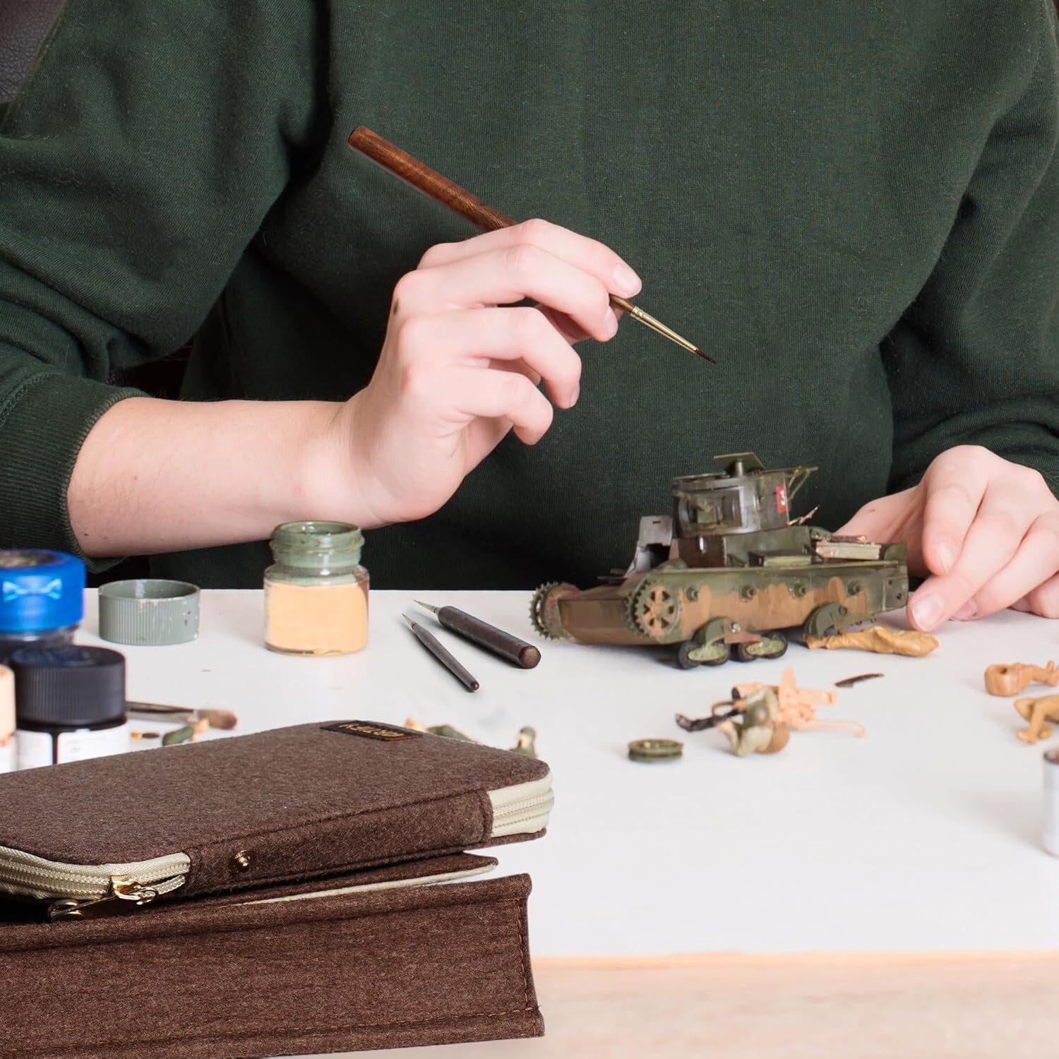 Artify 10pcs Extreme Detail Paint Brushes with a Handbag or Fine Detailing