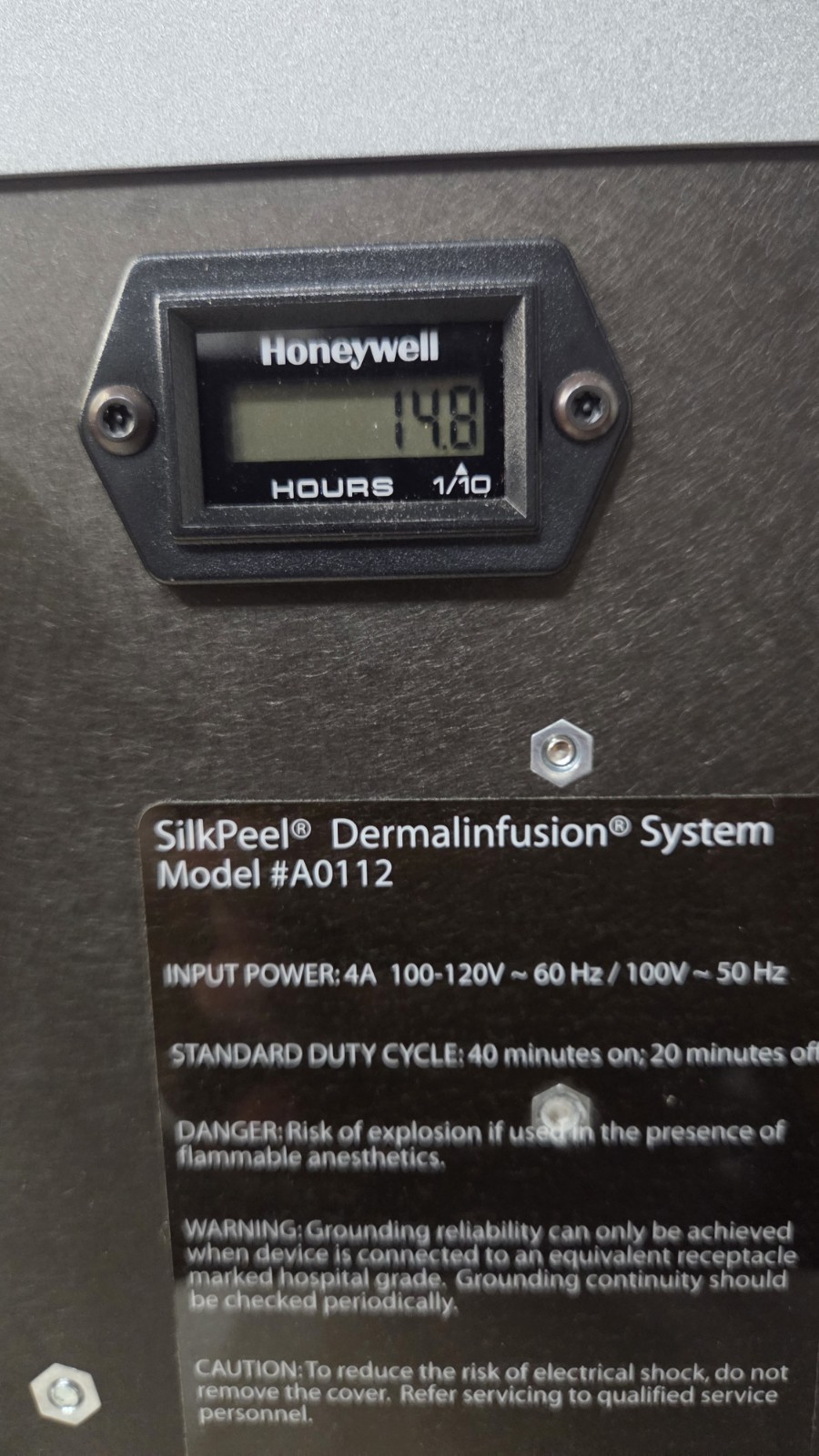 Envy SilkPeel Hydrafacial Dermalinfusion System A0112 Less Than 15 Hrs Used