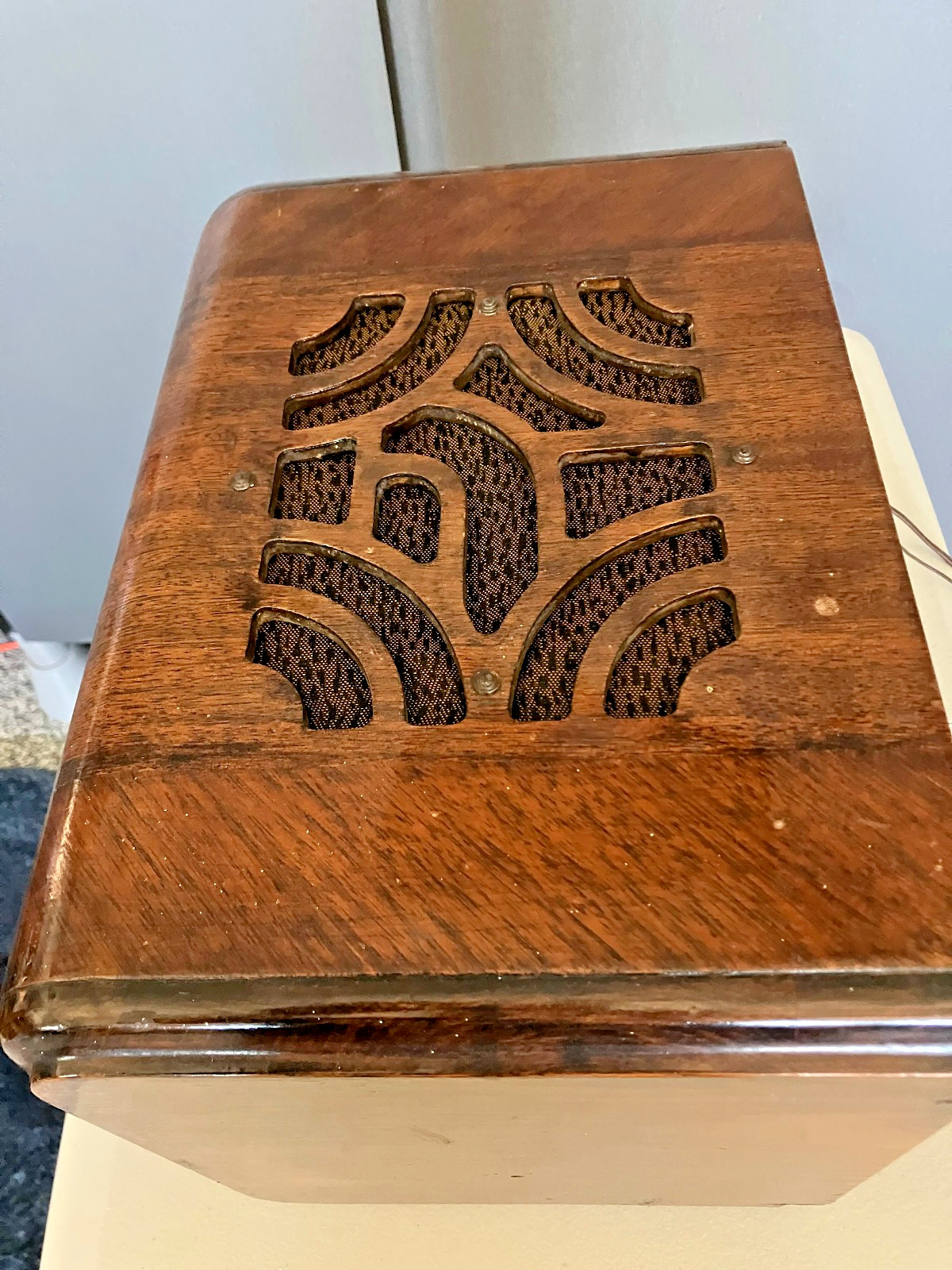 FABULOUS BLACK DIAL ZENITH CUBE MULTI BAND TUBE RADIO - Great Condition & WORKS