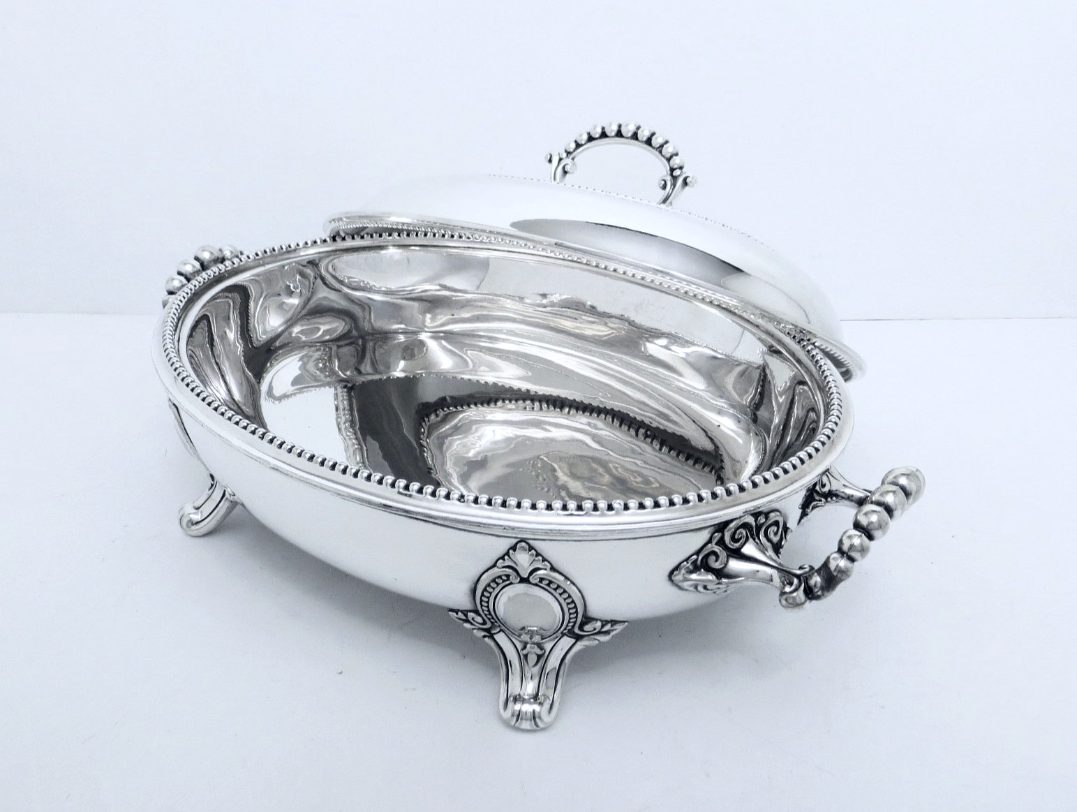 1860 MAPPIN BROTHERS LONDON BRIDGE AESTHETIC PEARLED WARMING SERVING DISH 14"