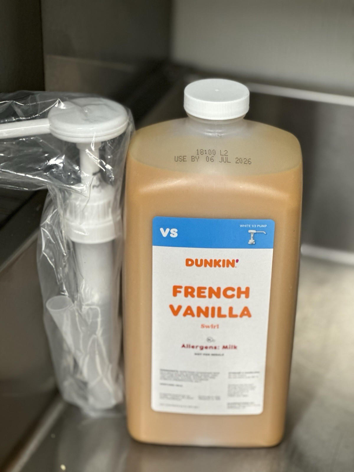 Dunkin Donut Original French Vanilla Swirl 64oz With Pump