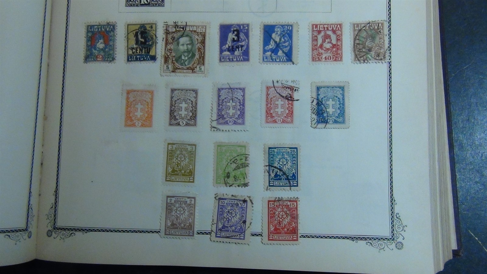 Stampsweis WW collection in Brown Scott Int'l 1901-1920 est 2715 stamps