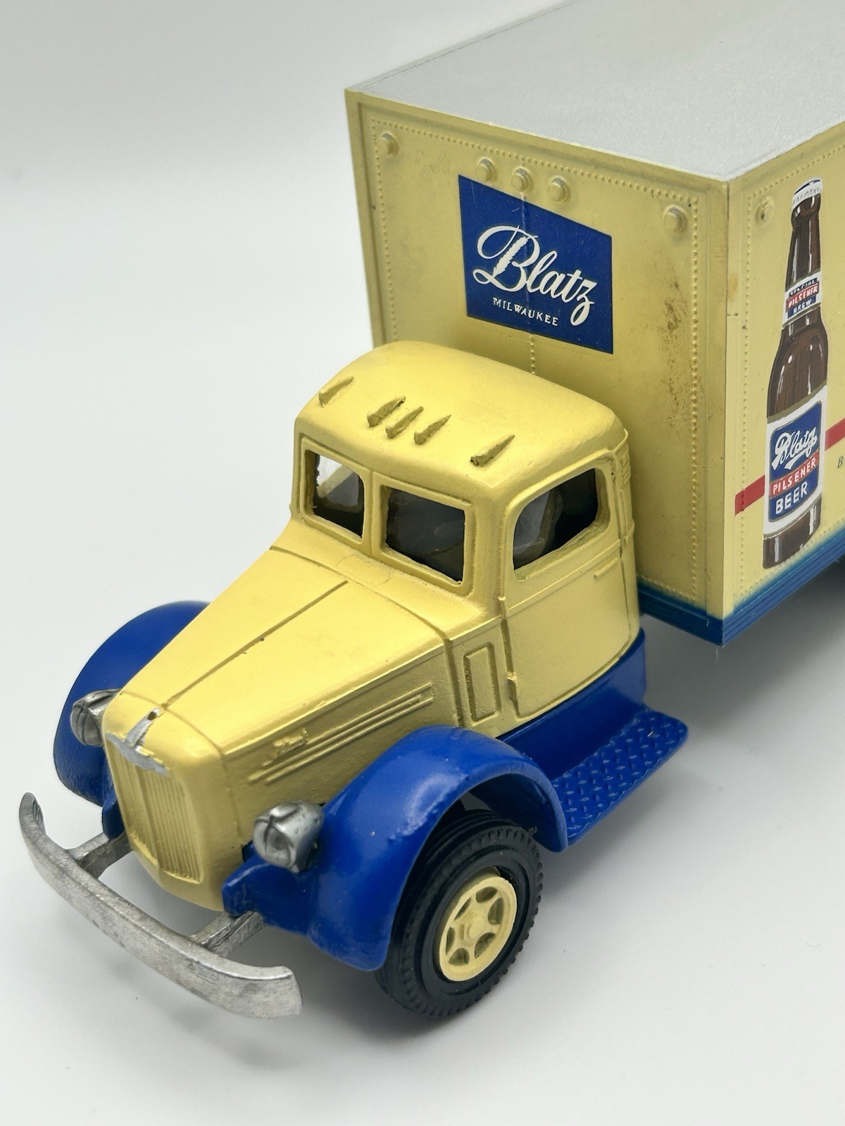 Dehanes DMC No.102 Blatz Beer Mack L Series Box Truck W/Box