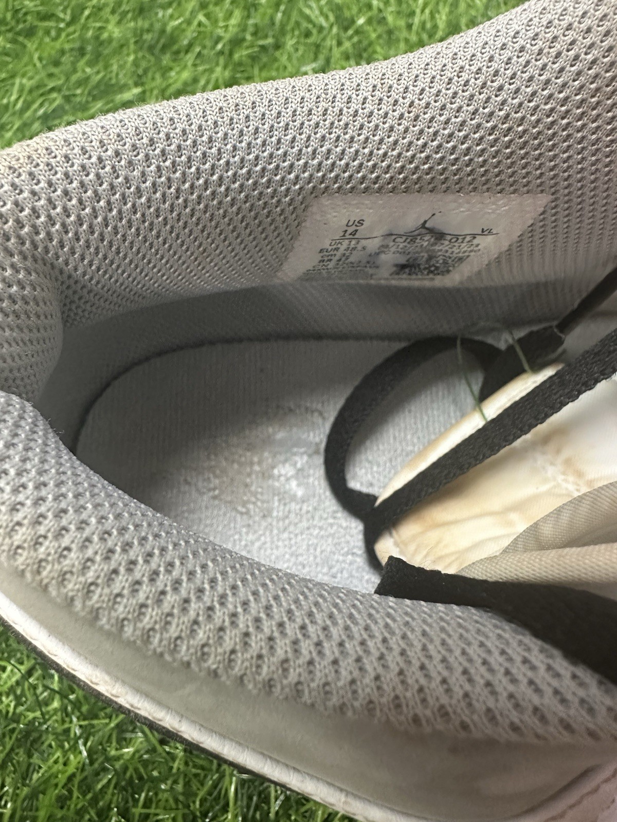 Salvador Perez Kansas City Royals Game Used Cleats 2024 Nike Jordan 1 GUG LOA