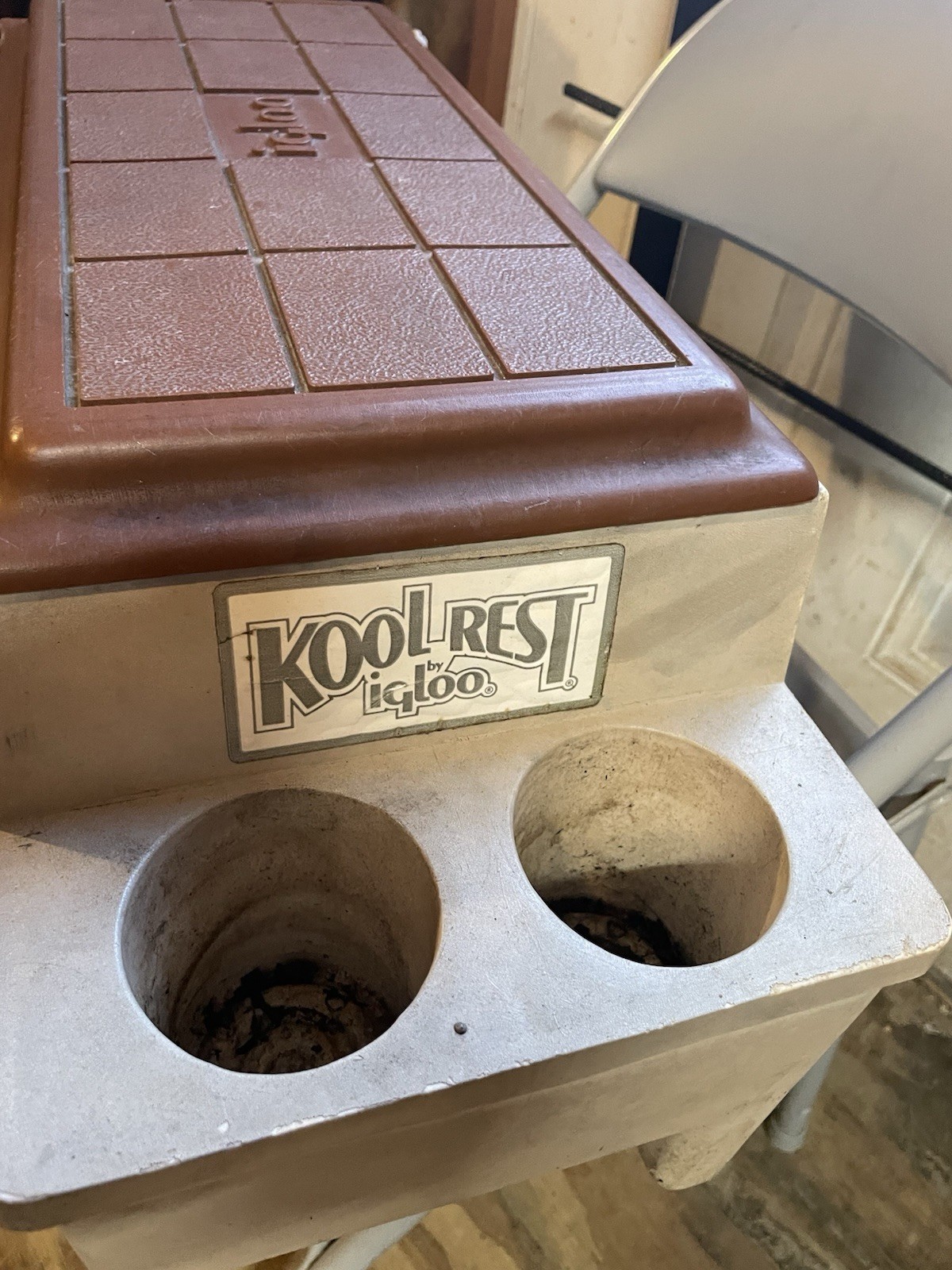 VTG Igloo Lg Kool Rest Armrest Console Cooler 23" Long 1982